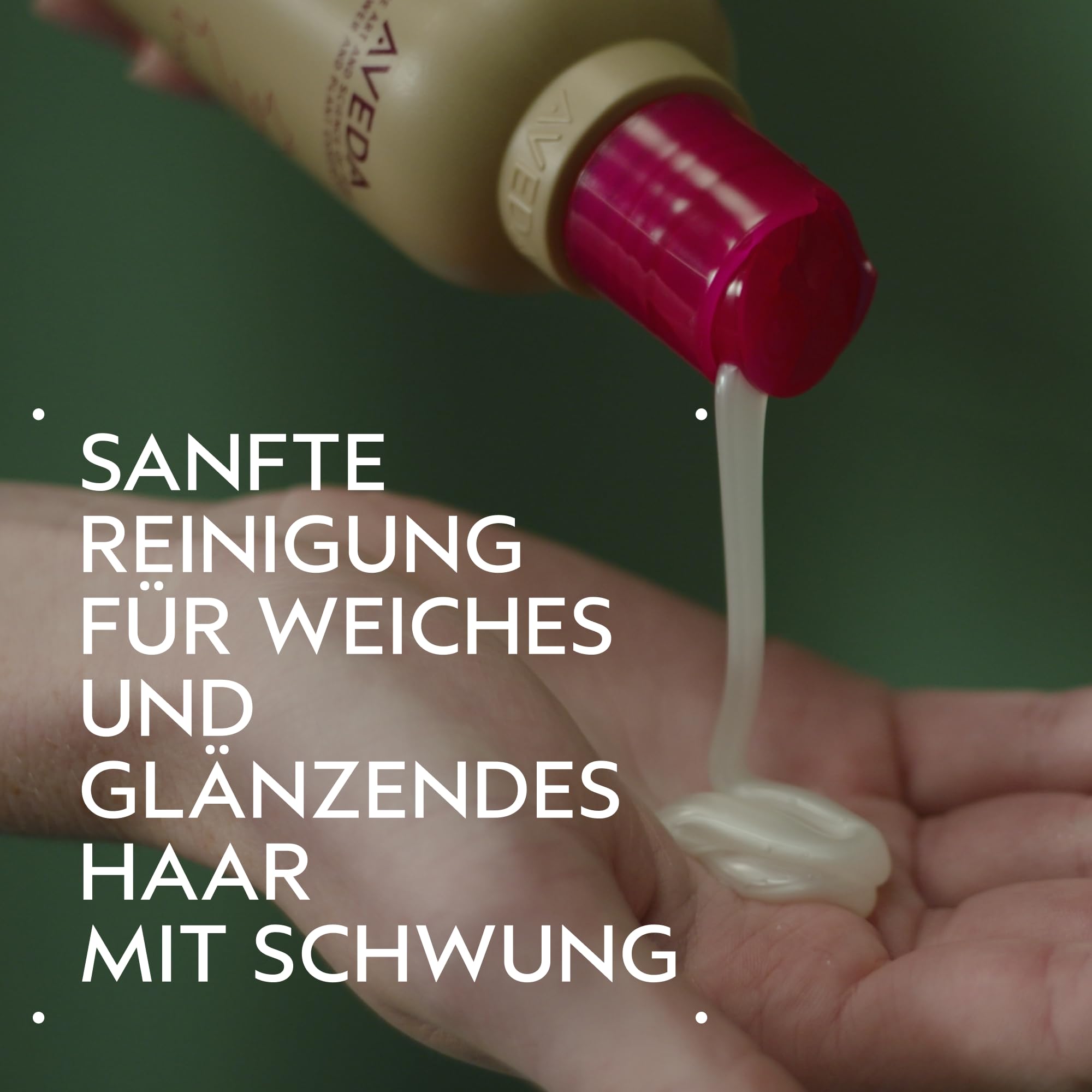 Aveda Cherry Almond Softening Shampoo, sanftes Haarshampoo zur täglichen Anwendung, für normales bis trockenes Haar, ohne Silikone, beliebtes Kirschmandel-Aroma, zu 97% natürlichen Ursprungs*
