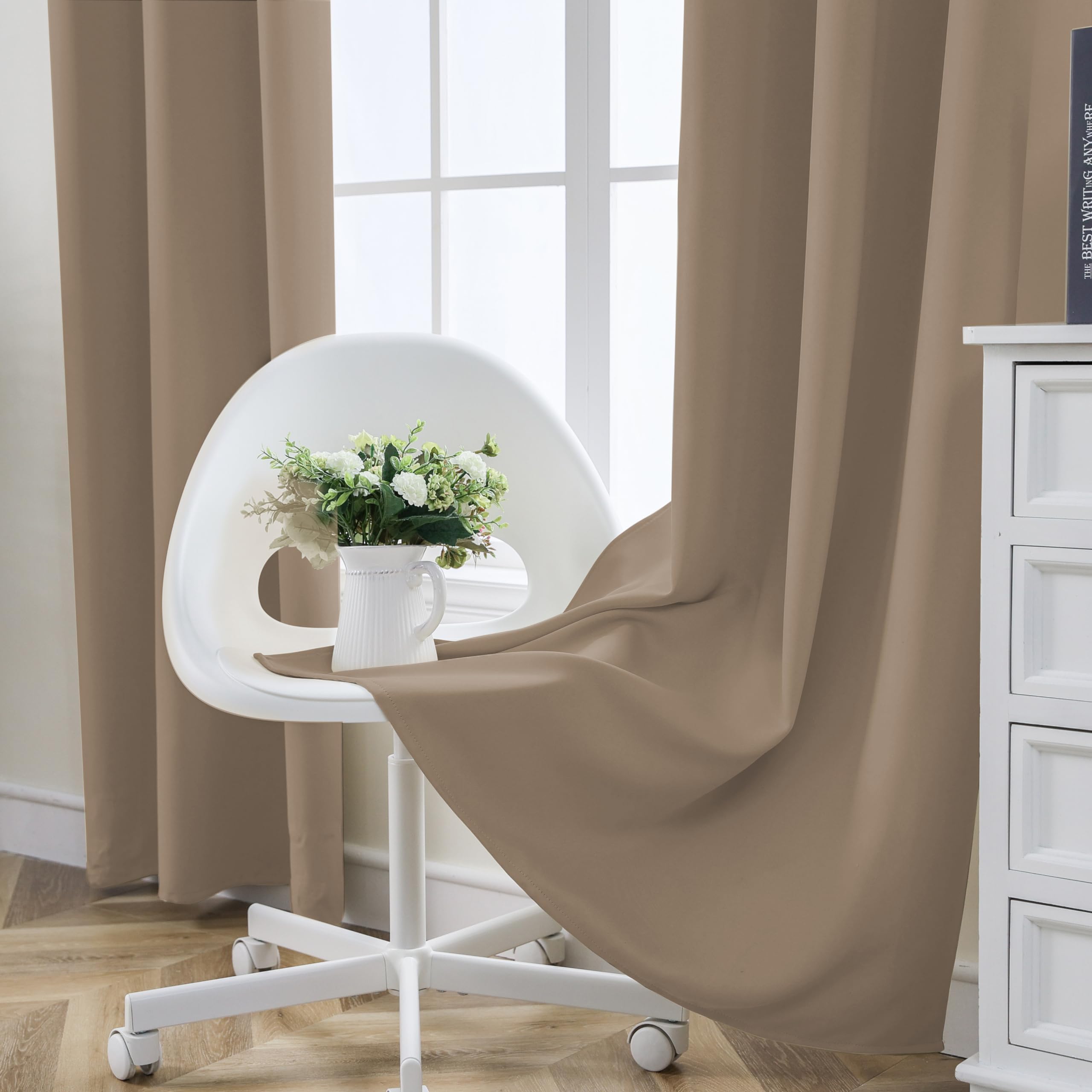 Rideau Occultant 2 Pièces 140x225cm, Rideau Thermique Isolant Anti Froid et Chaleur Tenture Opaque à Oeillets Lumiere Anti UV Decoration Chambre Maison Salon Intérieurs