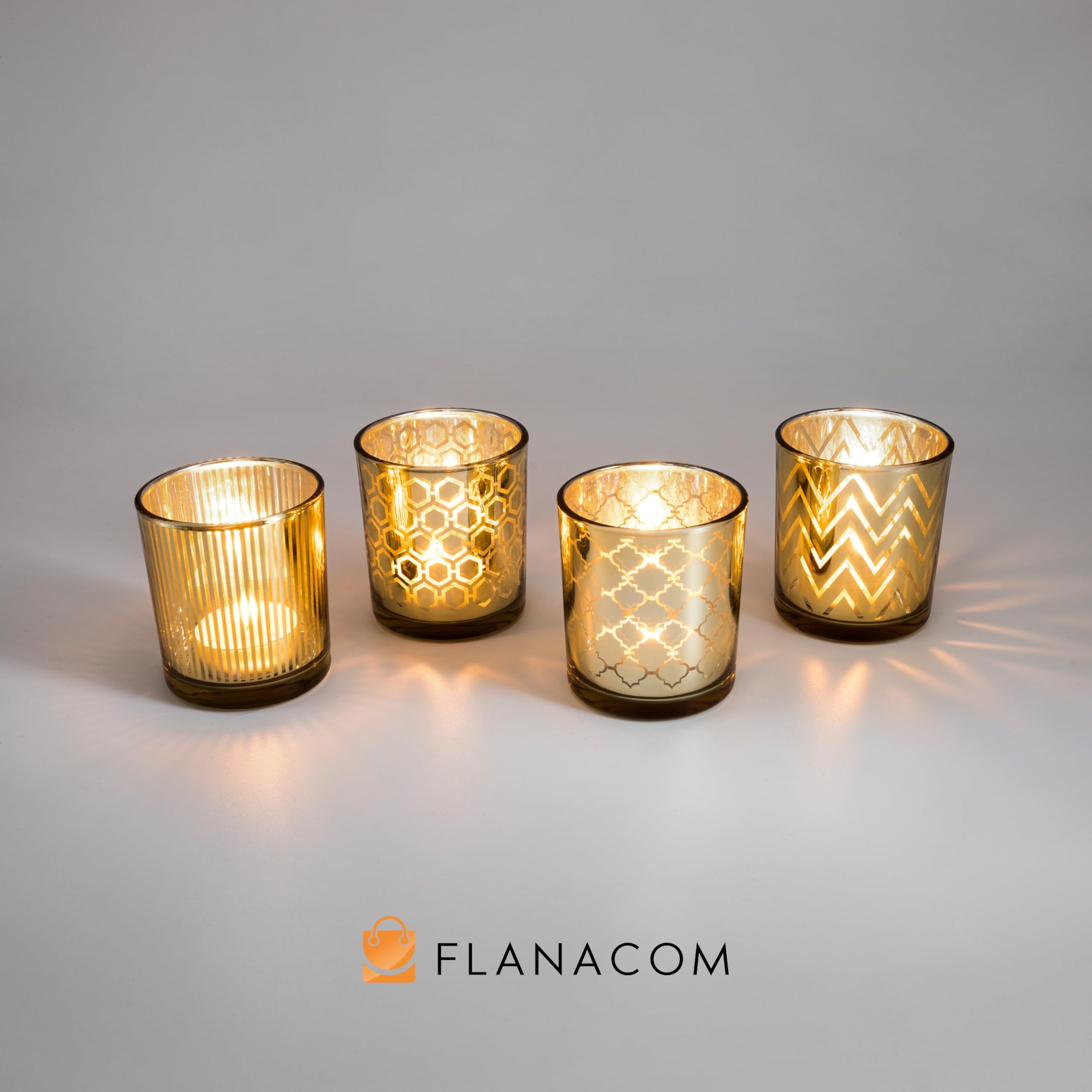 Teelicht-Gläser Set aus Glas inkl. Teelichter - Kleine edle Teelicht Kerzen-Halter mit Verzierungen - Windlichter Kerzenglas - Geschenk Dekoration für Hochzeit, Geburtstag, Weihnachten (Gold 4er Set)
