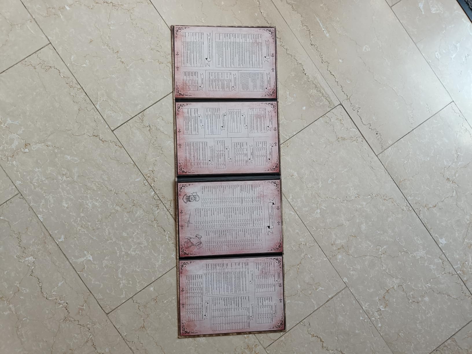 Écran Dungeon Master - DOJA Hobbies - DM Screen pliable 4 panneaux finition lisse, avec poches et modèles inclus personnalisables, accessoire pour donjons et dragons et jeux de rôle
