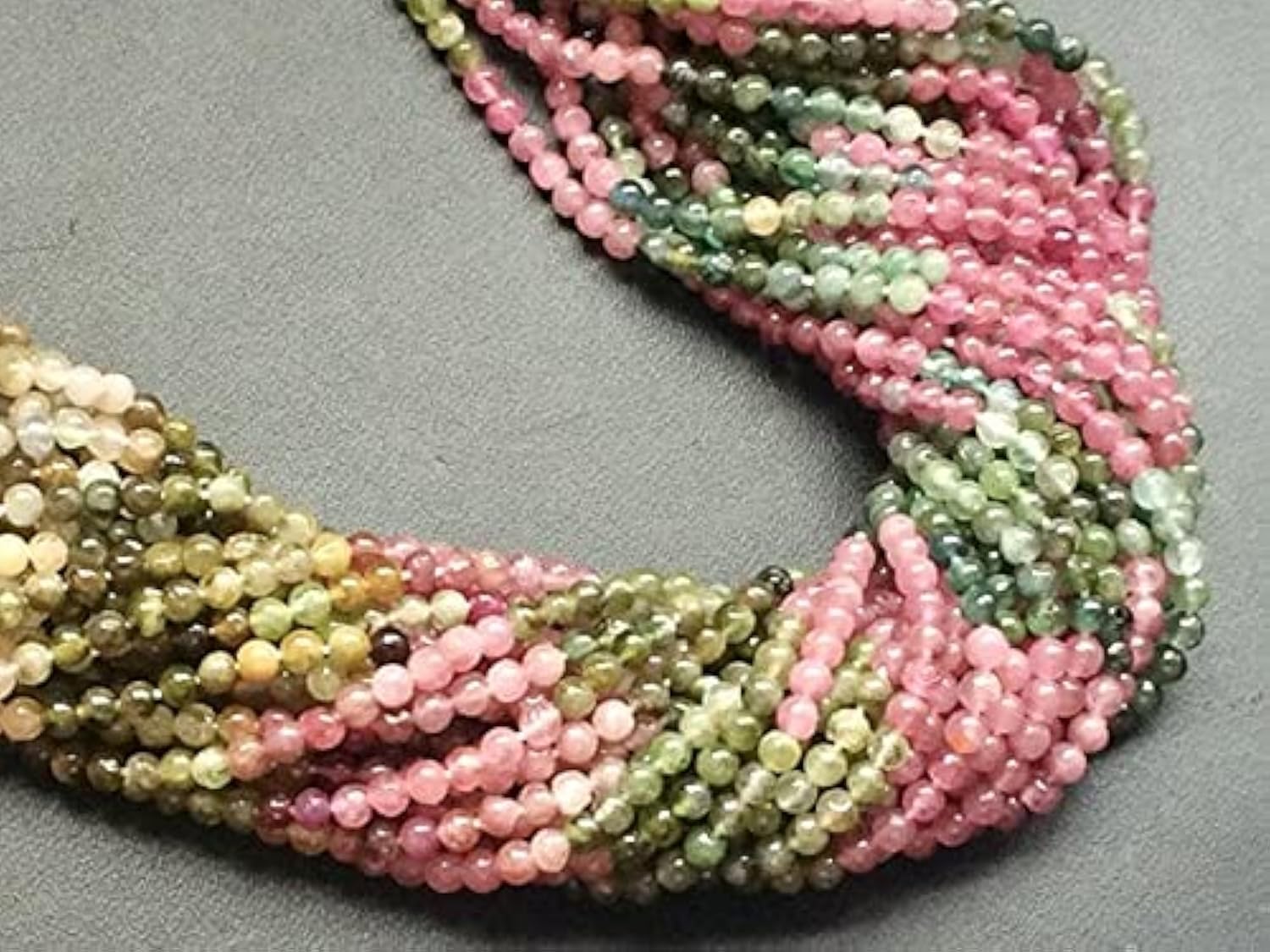 Perles en tourmaline multicolore pour composer un bijou cadeau d'anniversaire unique