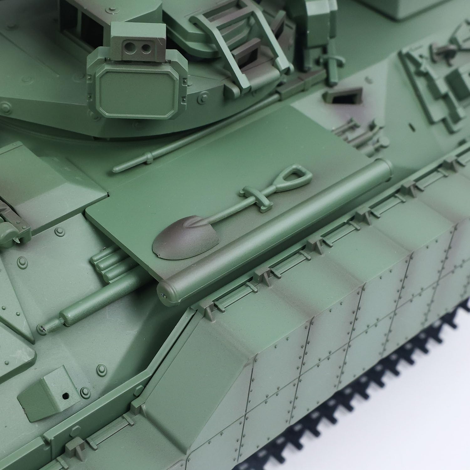 TOUCAN RC HOBBY Tongde 1/16 Fernbedienung Tank Modell M2128 Bradley Infrarot-System 320 Grad Rotation Revolver Licht geräusche Batterie betriebs bereit