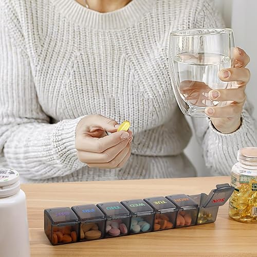 Miniatura 9 de Healeved Organizador semanal de pastillas de 2 piezas, soporte para pastillas pequeño 7 veces al día, organizador de pastillas de 2 semanas 2 veces
