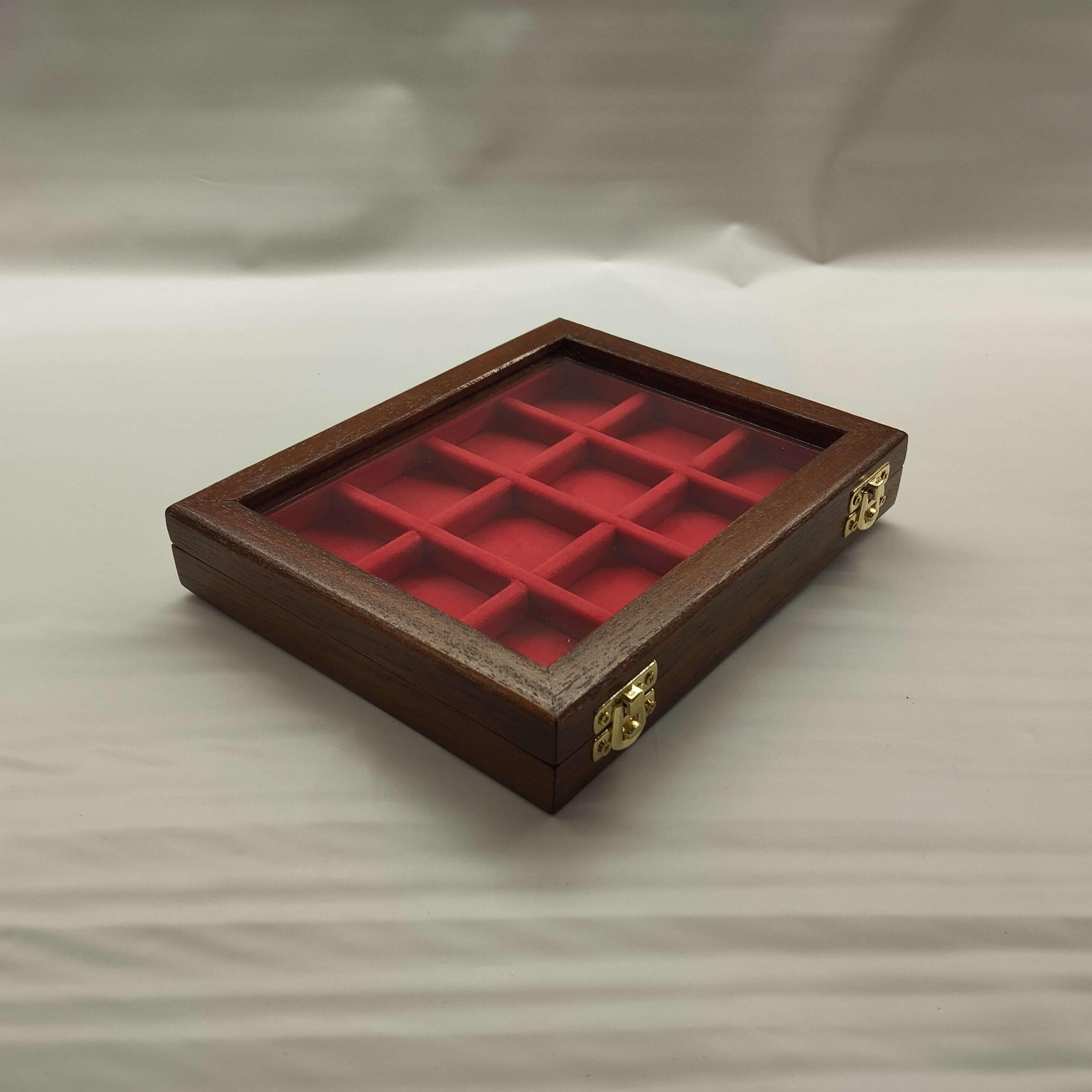 Caja para Monedas y medallas de colección 12 Compartimentos 40x40 mm, Madera y Terciopelo Artesanal, numerada con Certificado de autenticidad