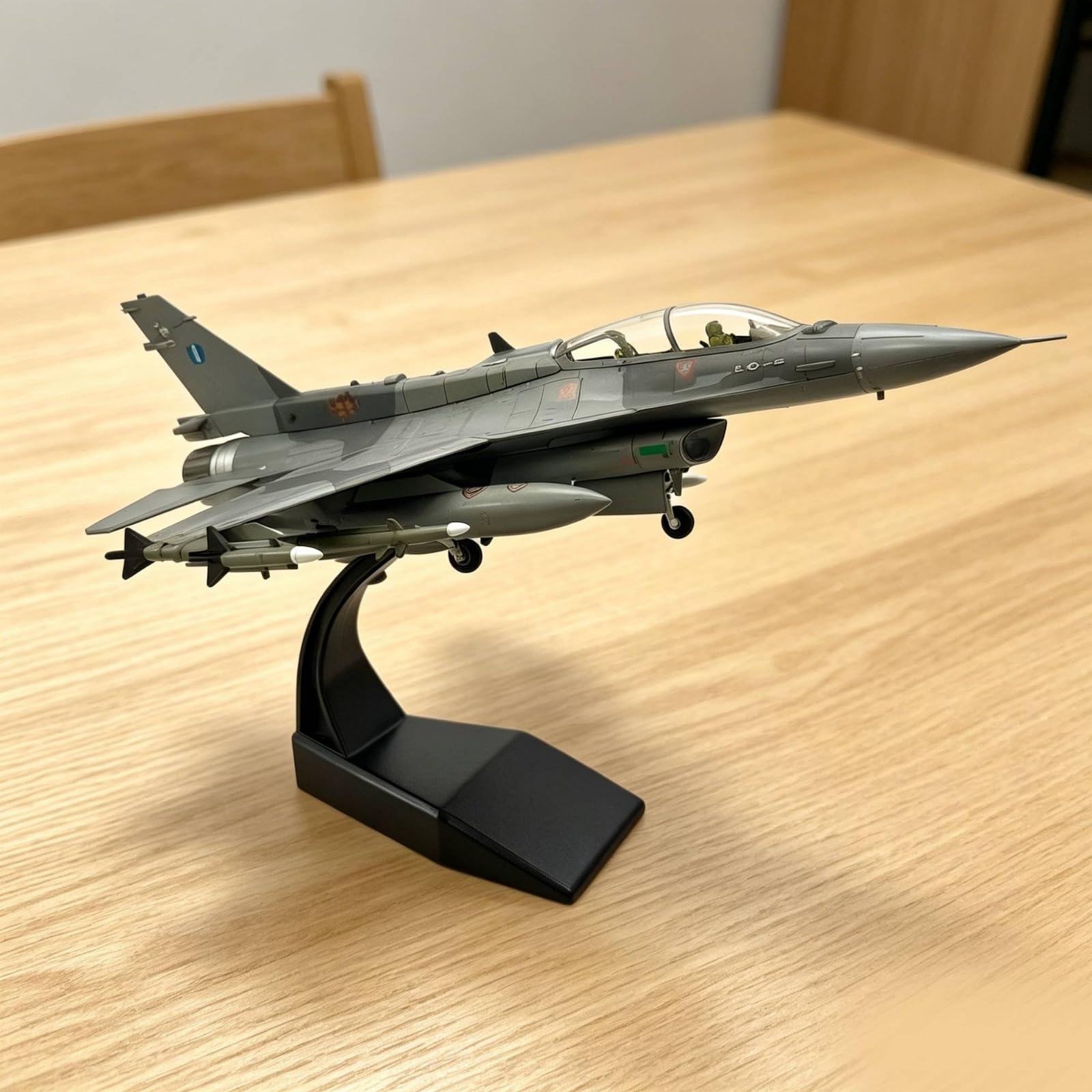 Modellino D'aereo in 1:72 Finito Modellino da Collezione Leggero Modellismo per Scrivania, F16D Versione Standard