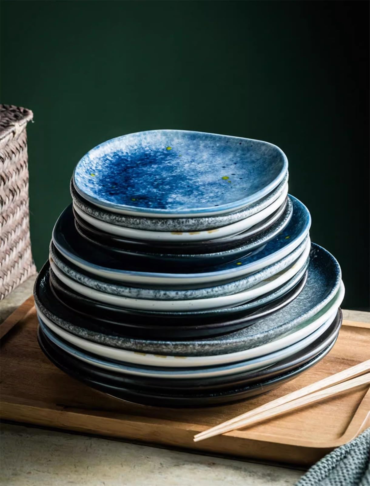 Meiiron Assiette Ronde irrégulière de Style Japonais Bols Peu Profonds en céramique émaillée Paquet de 2 Bols Japonais Ensemble de Vaisselle Assiettes Profondes (Color : B, Size : 10")
