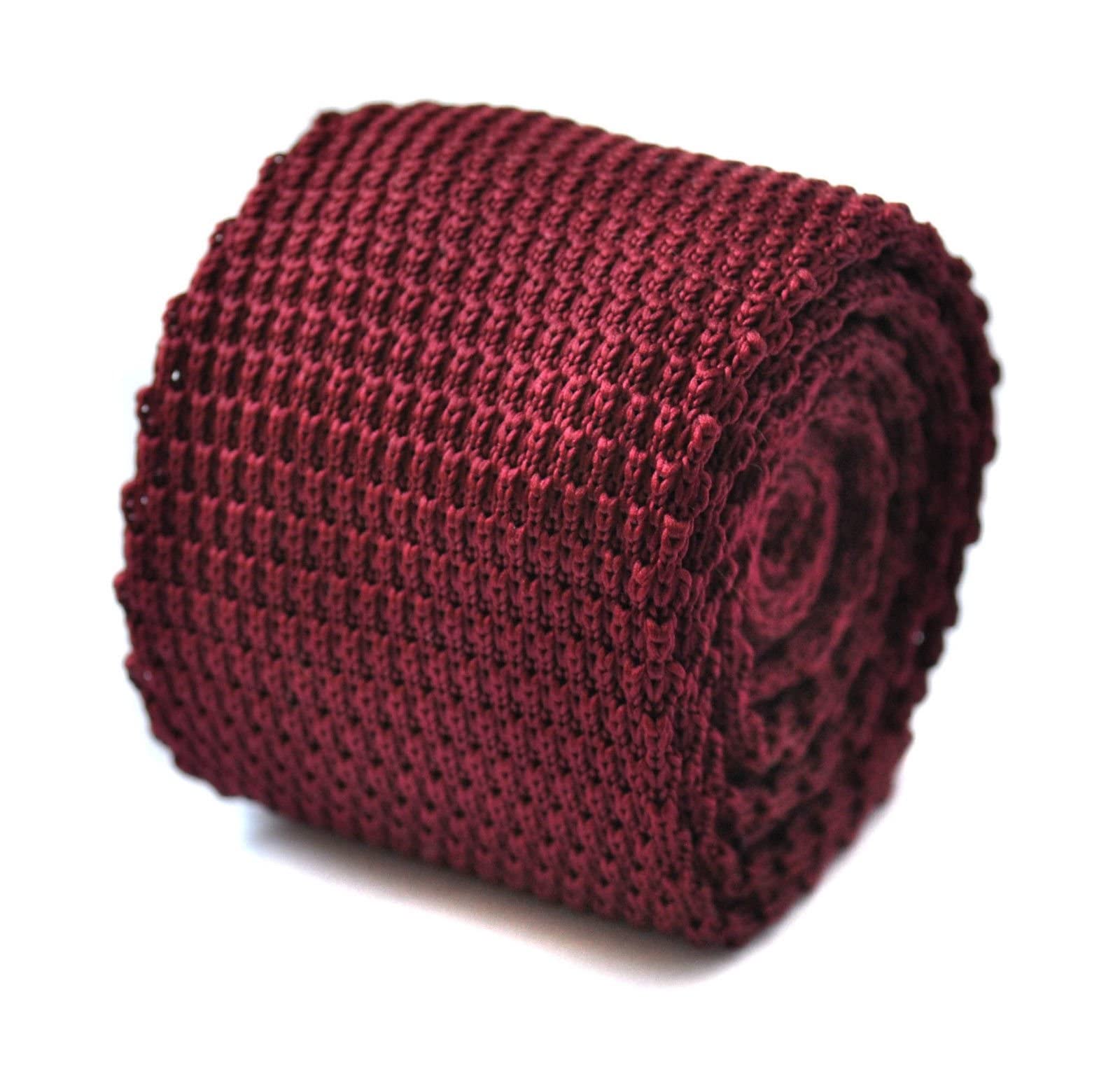 Frederick Thomas Men's Maroon Plain Knitted Tie With Pointed End - Classic 8Cm Width, 147Cm Length Classic Styling Necktie Ideal For Daily Office Wear, Weddings, Formal Events And Dinner Parties