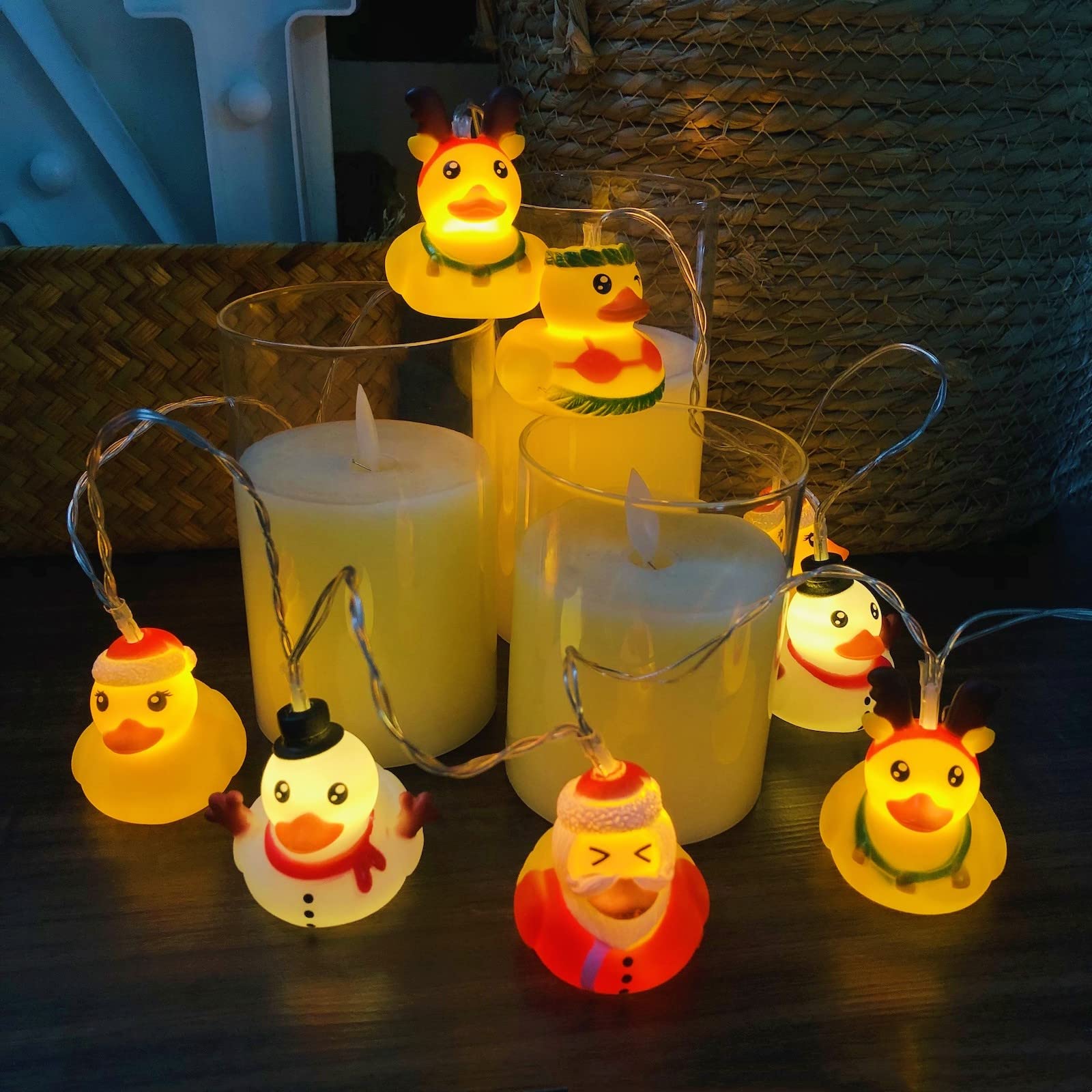 Riaxuebiy 5.4FT Cute Duck String Lights Painted Duck Night Lights Christmas Ducks Fairy Lights Battery Operated with Timer Function 10 Warm White LEDs (Christmas Duck)