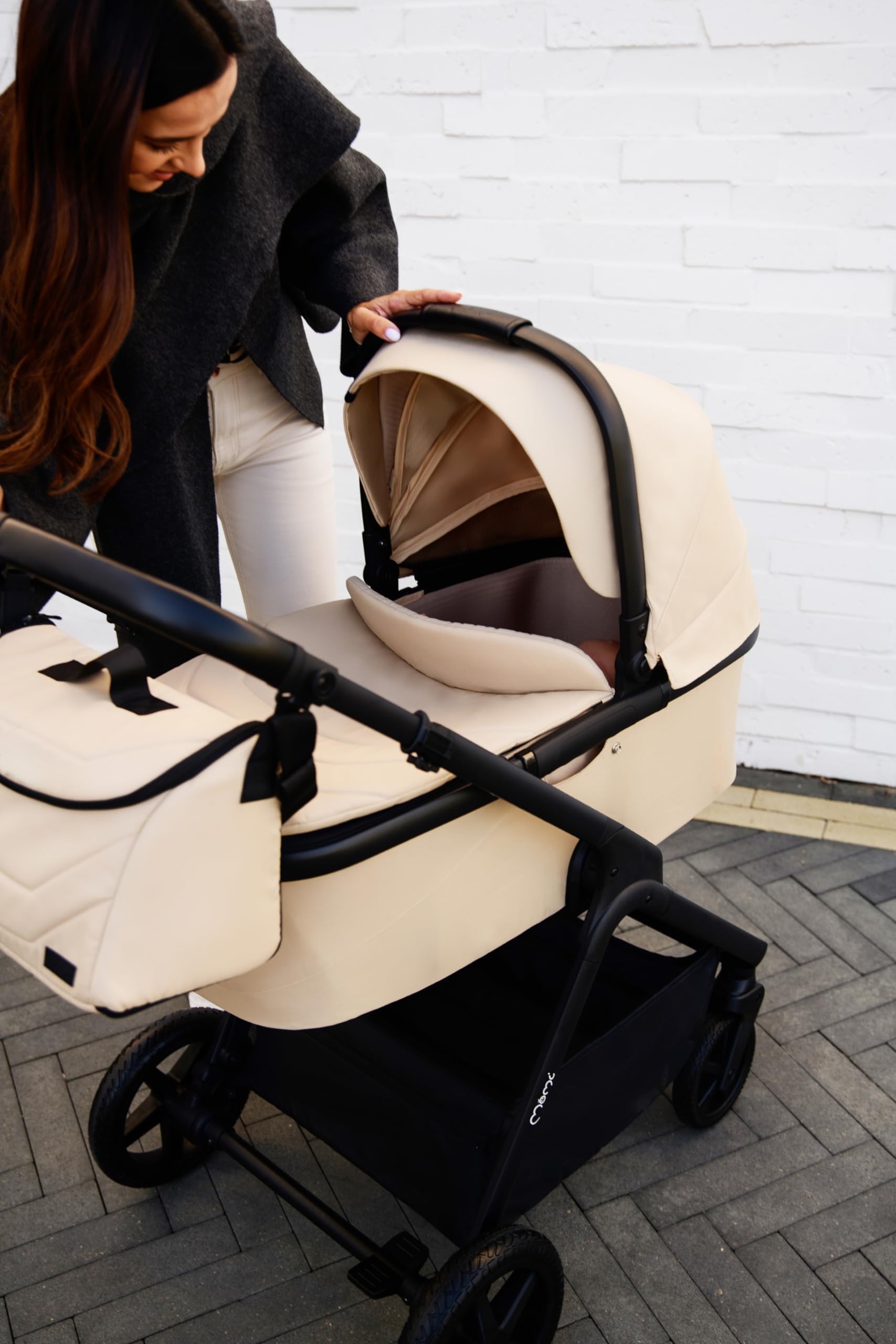 MoMi GISELLE Kombi-Kinderwagen 2 in 1 mit Buggy-Funktion, 5-Punkt-Sicherheitsgurt, ab dem 1. Lebenstag, bis 22 kg Körpergewicht (Buggy), Einkaufskorb, Matratze, Regenschutz und Wickeltasche