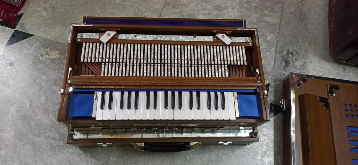 NamasteHimalayas Professional 4 Reed 13-Scale Changer Premium Harmonium with Wooden Matte Finish Customizable with Nameplate Best for Events, Concerts, Kirtan, Meditation, and Sound Healing Therapy