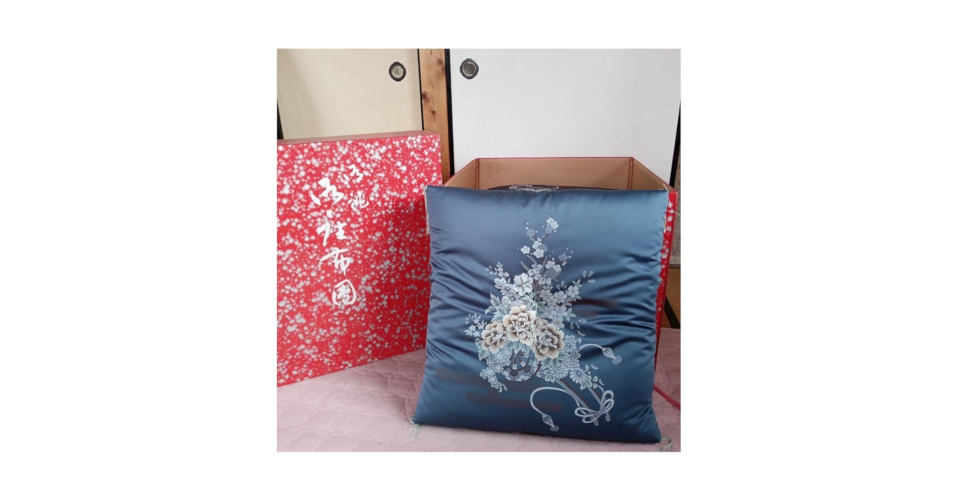 :: 新品未使用 春夏用 高級 婚礼 座布団 房付き 5枚セット Amazon.co.jp: 高級 嫁入り婚礼 座布団 房付き 5枚セット