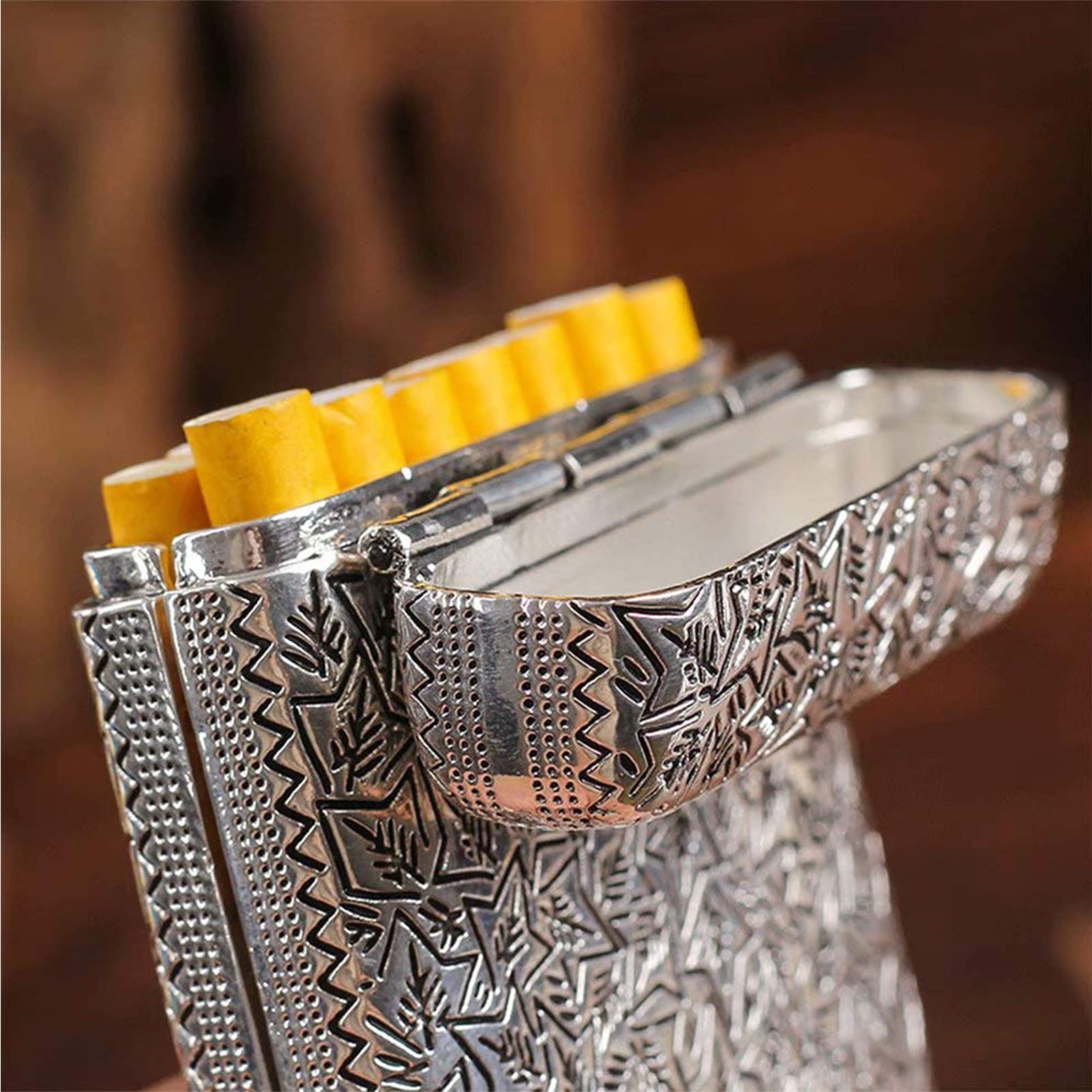 Etui na papierosy retro， metalowe etui na papierosy， przenośne etui na papierosy， trzykrotnie otwierane， odporne na ściskanie， ze wzorem w kształcie wąsów，，