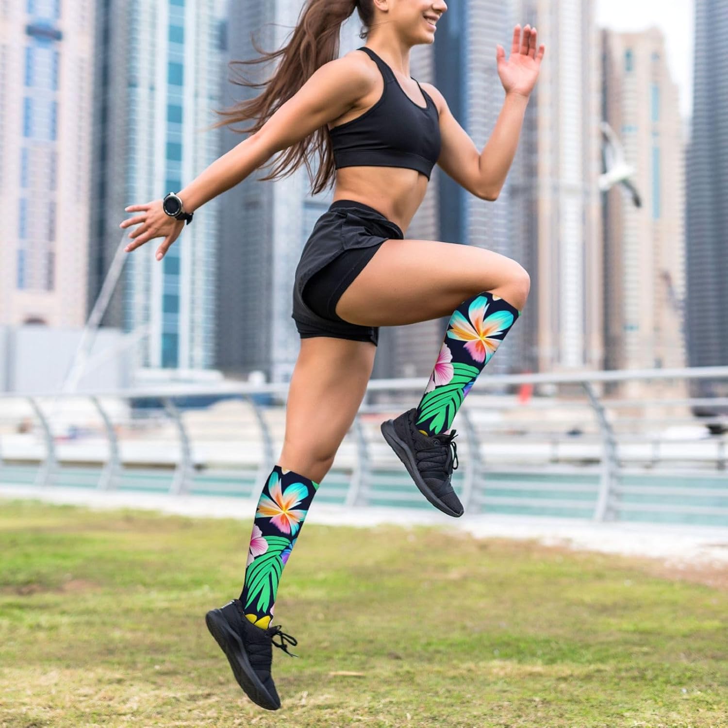 Colorful flowers Unisex compression socks that promote blood circulation and are suitable for running, traveling, sports, and other activities.
