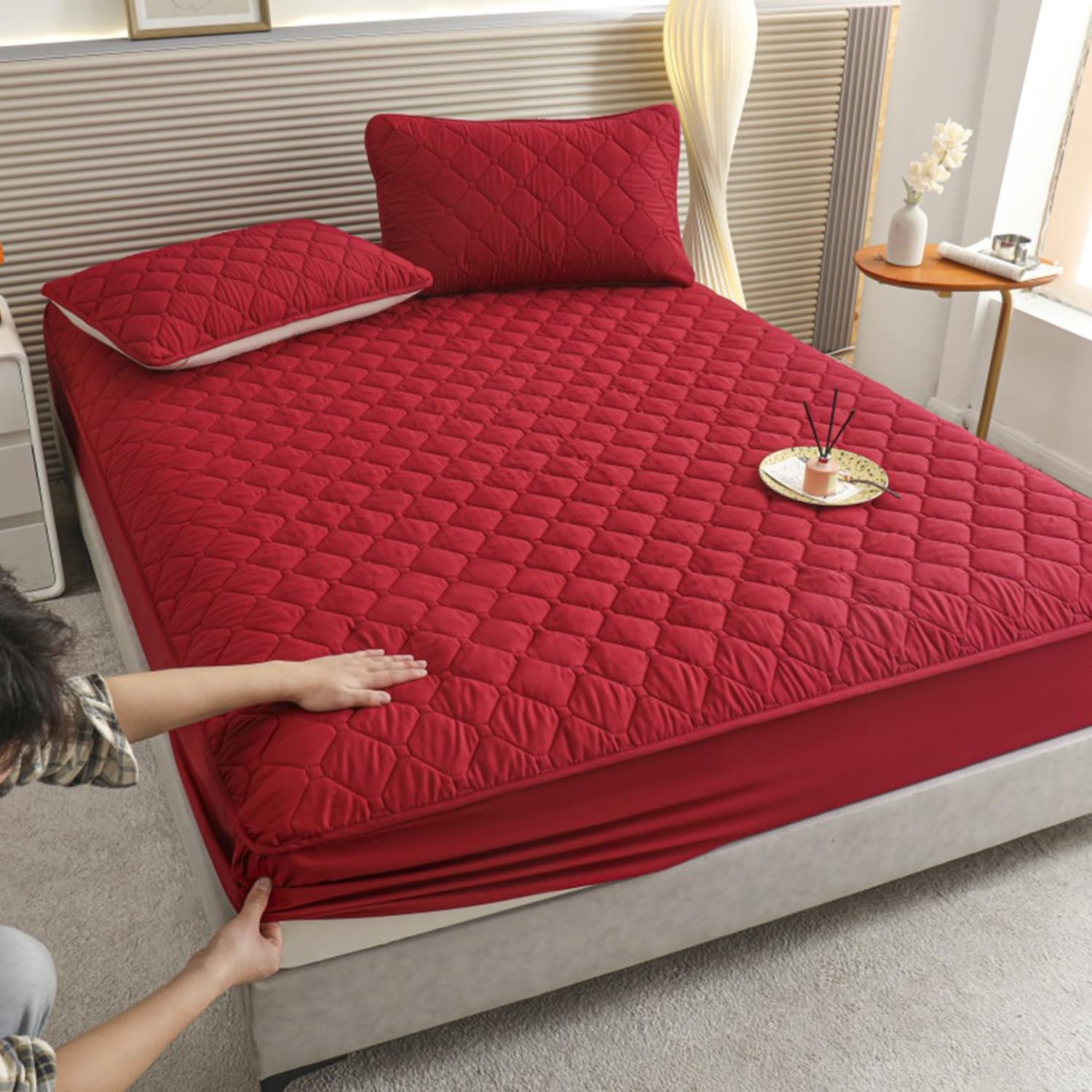 LDLCYCN ,red,180 * 200cm, Waterproof Mattress Protector Queen Size Mattress Cover with Elastic Band