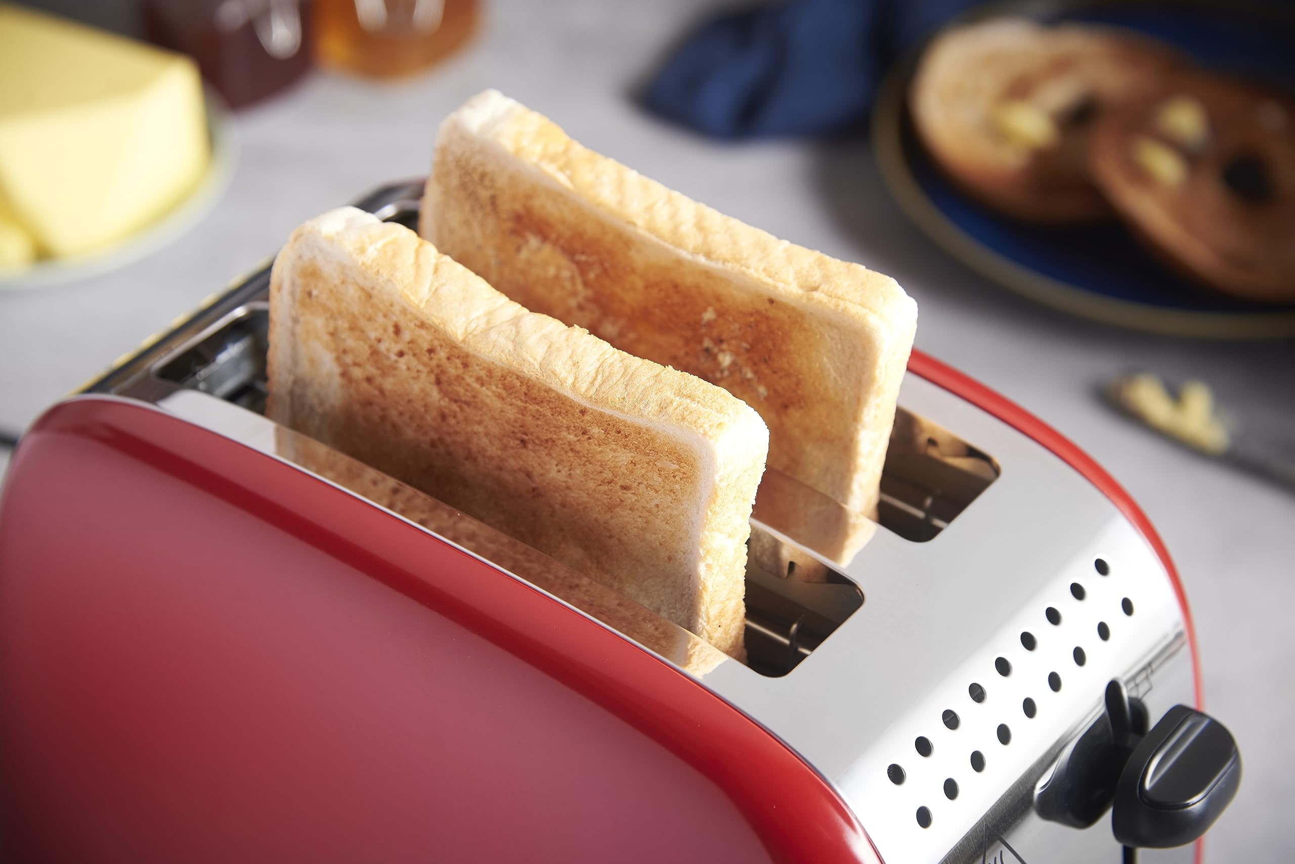 Russell Hobbs Tostadora Colours Plus, 2 Ranuras Cortas y Anchas, Tostador para 2 Rebanadas, Bandeja Recogemigas, Calientapanecillos, Función Cancelar y Descongelar, Acero Inoxidable, Rojo, 26554-56