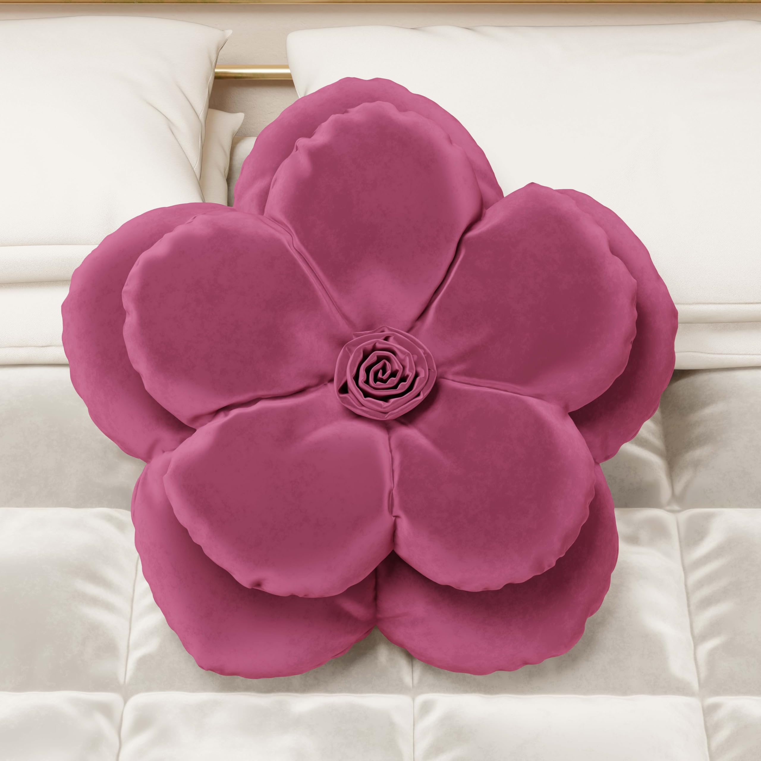 Coussin fleur en velours pour créer un coin lecture cosy et bohème dans la chambre