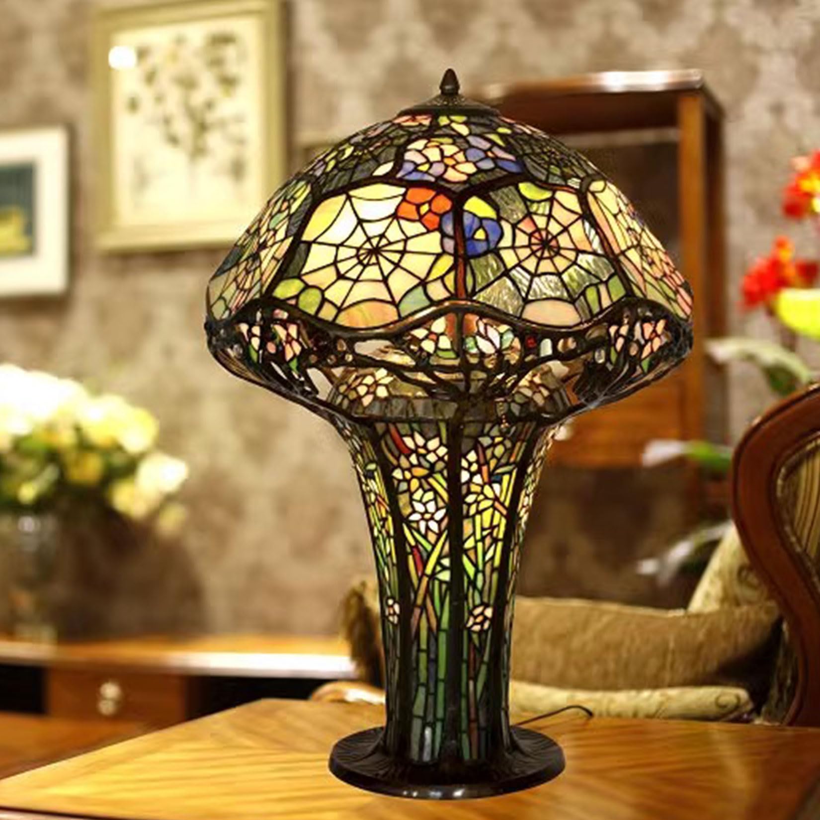 BOTOWI Tiffany Estilo Antiguo Lámpara de Mesa de la Serie de 18 "de Ancho Telaraña Vidrieras Pantalla de 3 Luces de Bronce Base de Escritorio de luz Familia de iluminación de la lámpara Dormitorio