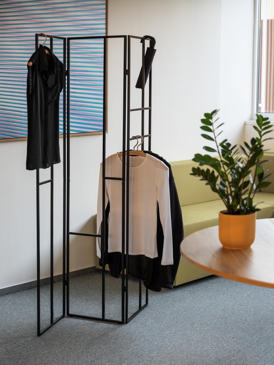 WENKO Paravent Shakti, séparateur pièce en métal thermolaqué Noir, Ranger et aérer Les vêtements, grilles avec Place Rangement Les écharpes, Accessoires et couvertures, 120 x 170 cm 69799800