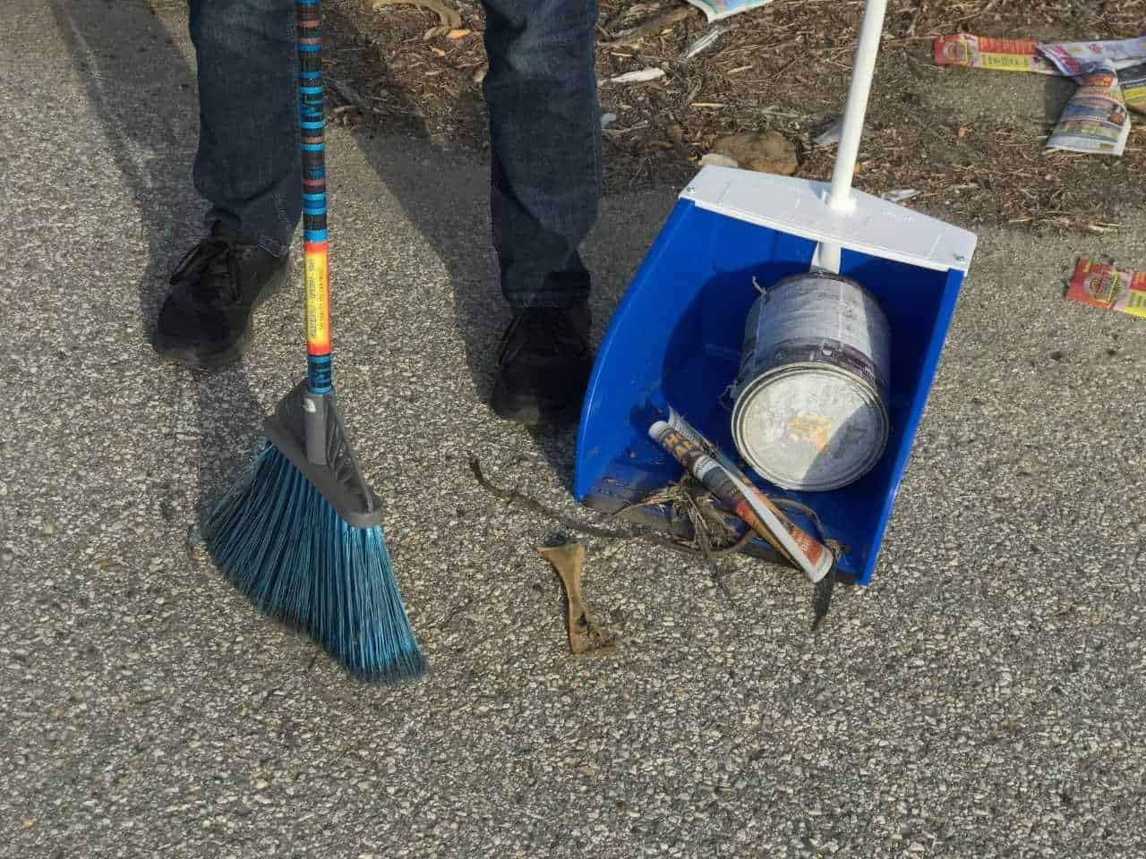 McLane Stand-Up Dust Pan, Indoor and Outdoor, Wide Mouth Dust Pan for Kitchen and Garage, (DP5)