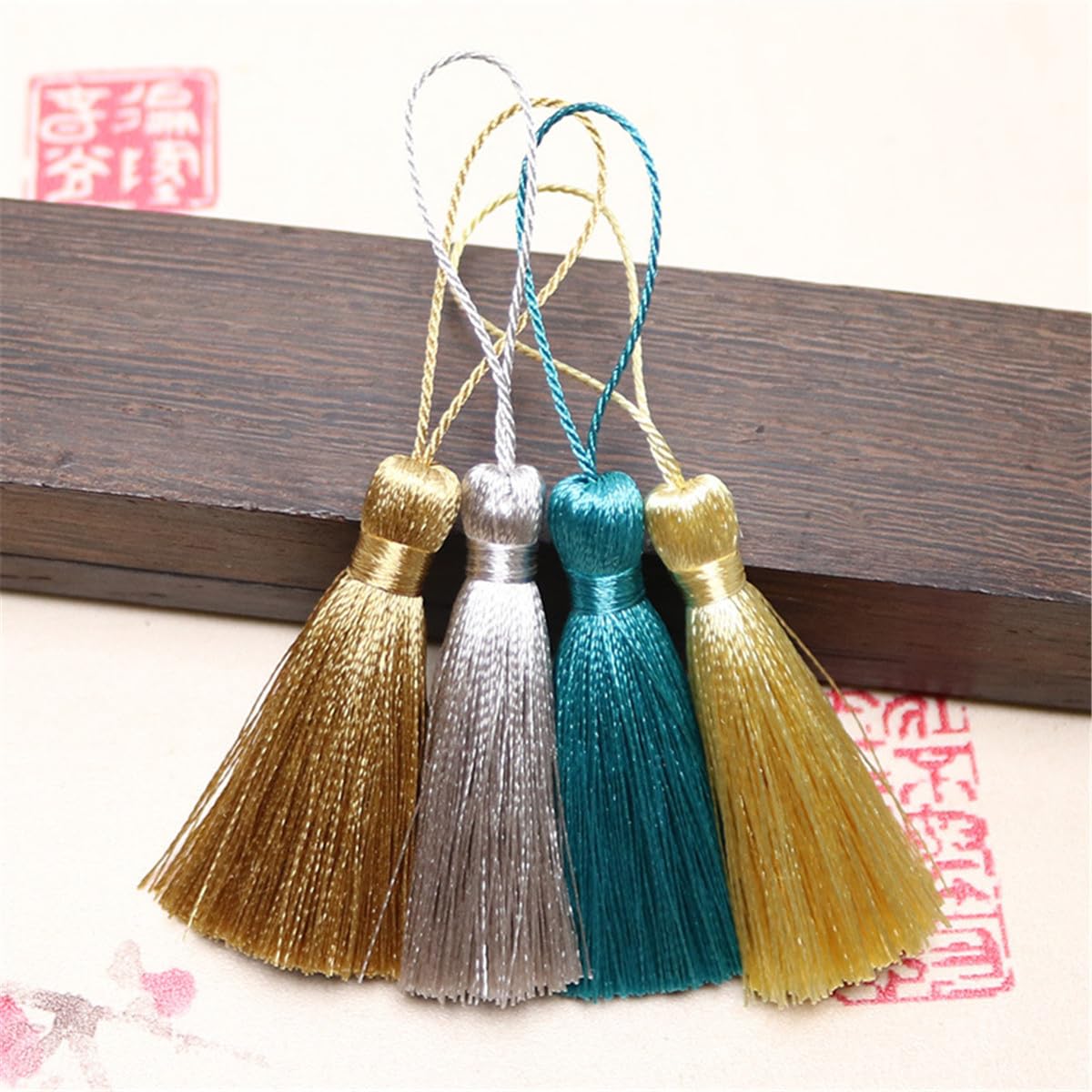 10 Pezzi Nappe Mini Setose da 5 cm, Nappe Colorate con Frange, Segnalibri, Nastri a Nappa, Nastri per Lavoretti, Nastri a Nappa Fatti a Mano per Lavoretti Fai da Te (Nero)