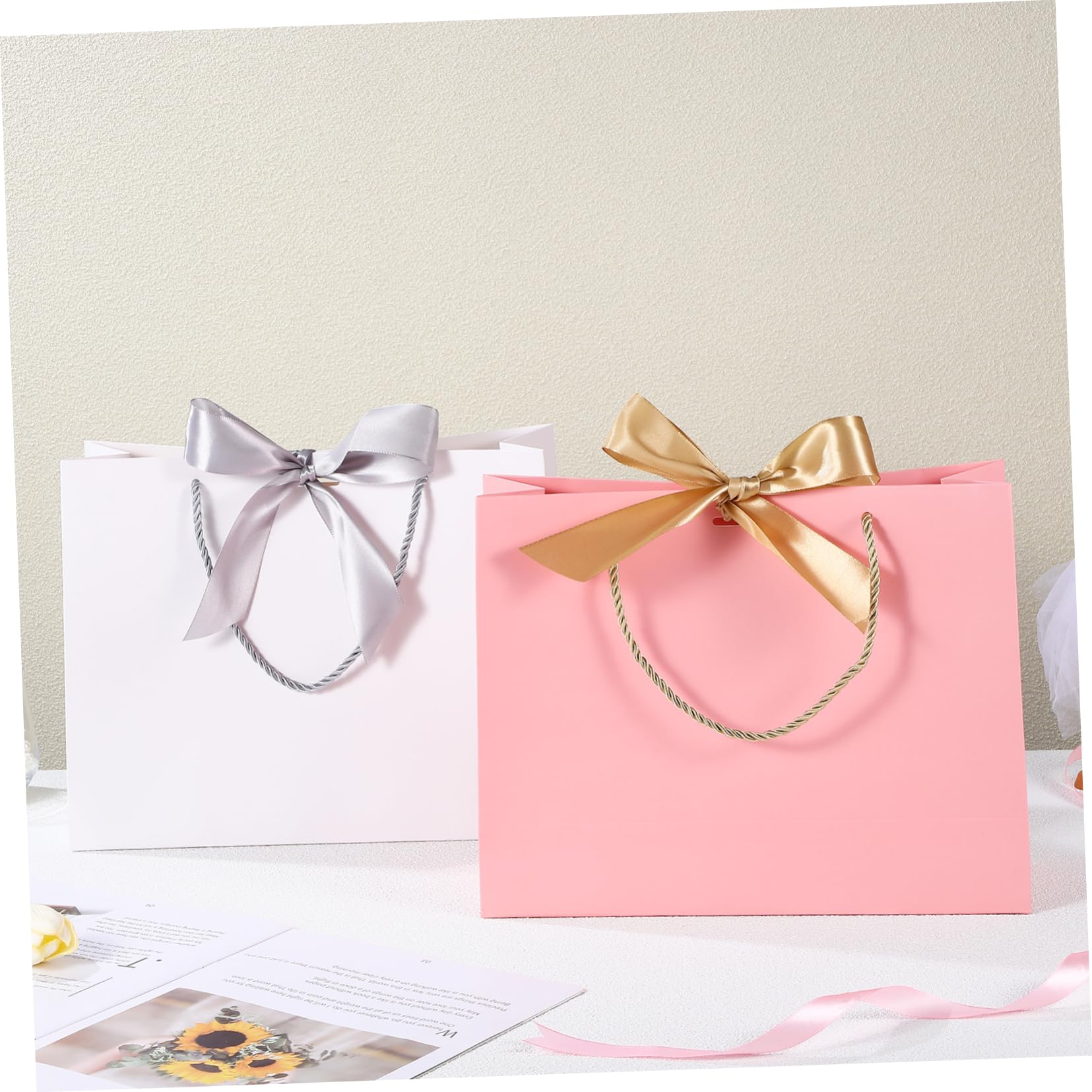 Veemoon 10stücke Papier Geschenktüten mit Schleifen und Henkeln für Hochzeiten Partys Geburtstage und Feiertage Einfach zu Tragen Falten