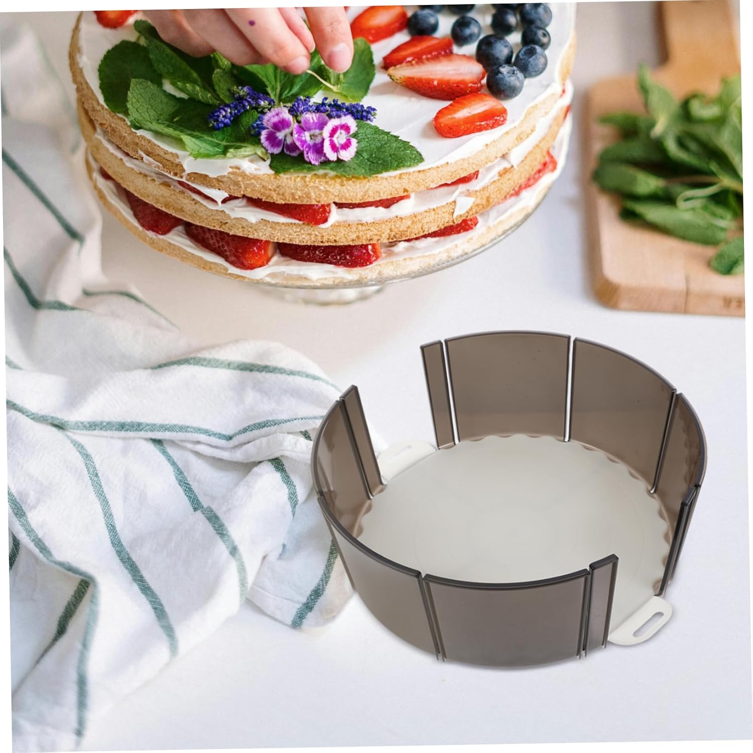 Plastic Cake Cutter Portion Marker for Evenly Slicing Cakes and Cheese Slicer for Home and Commercial Baking