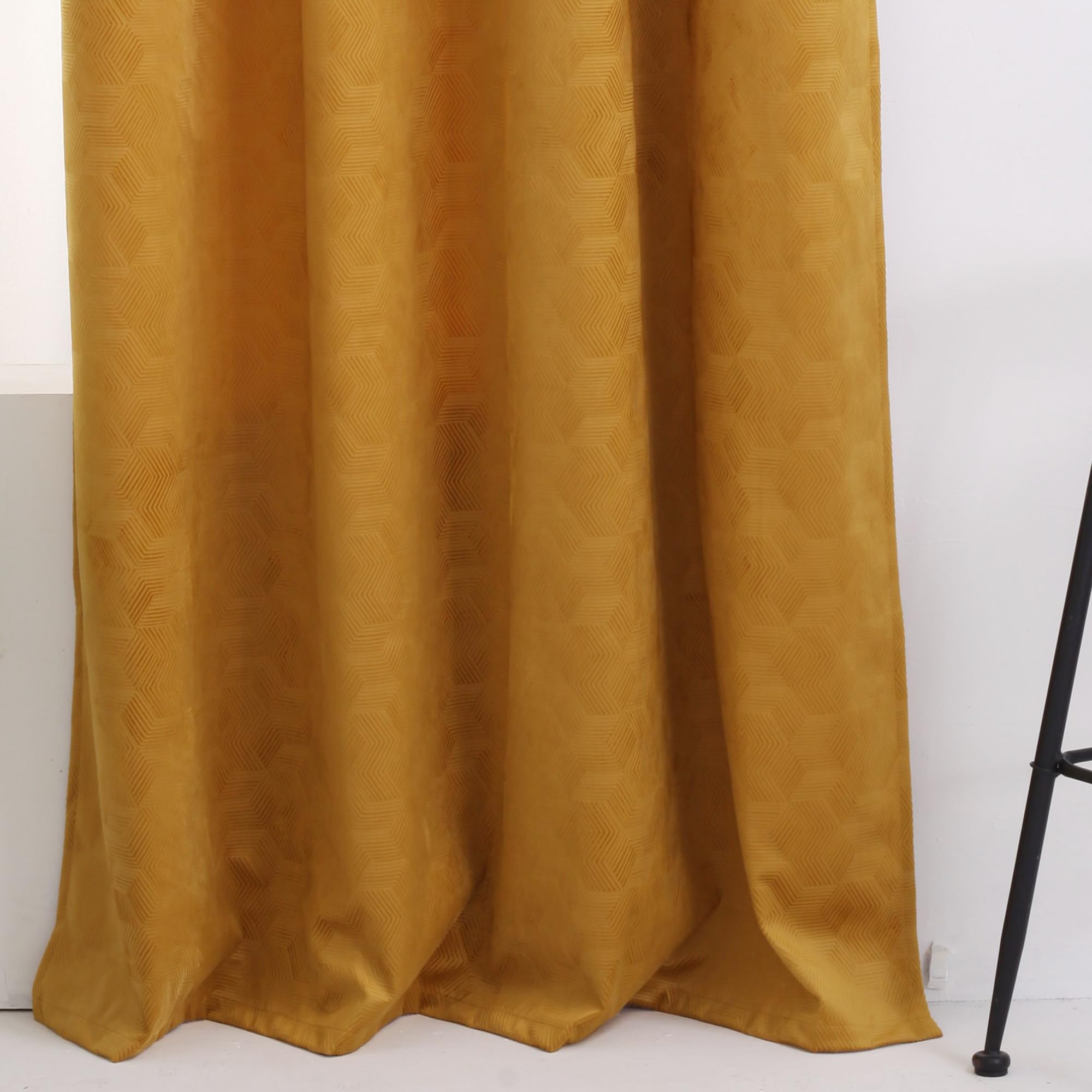 Viste tu hogar Pack 2 Cortinas de Terciopelo Holandés con Patrón de Cuadros, 150x260 cm, Opacas, Suaves y Elegantes, Fácil Mantenimiento, Salón, Dormitorio y Oficina, Mostaza