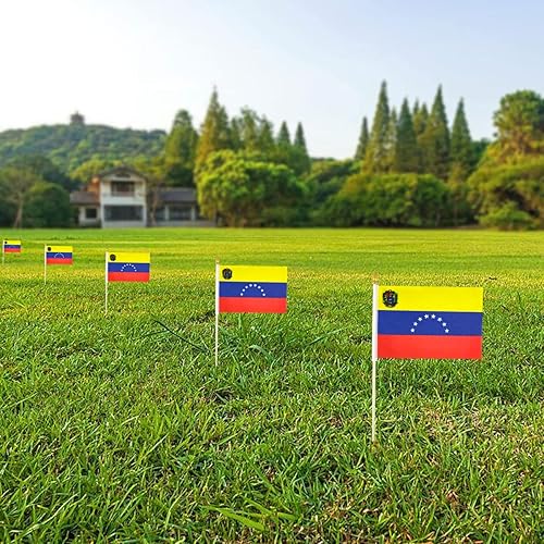 Miniatura 6 de Newperlite Banderas venezolanas pequeñas de mano – Poste de madera maciza y parte superior de lanza de Venezuela, paquete de 12, 5 x 8 pulgadas