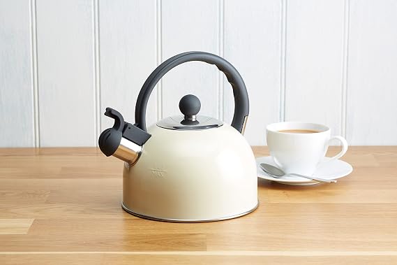 Kitchen Craft kettle Living Nostalgia 1.3 L in cream metal 30 x 18 x 18 cm