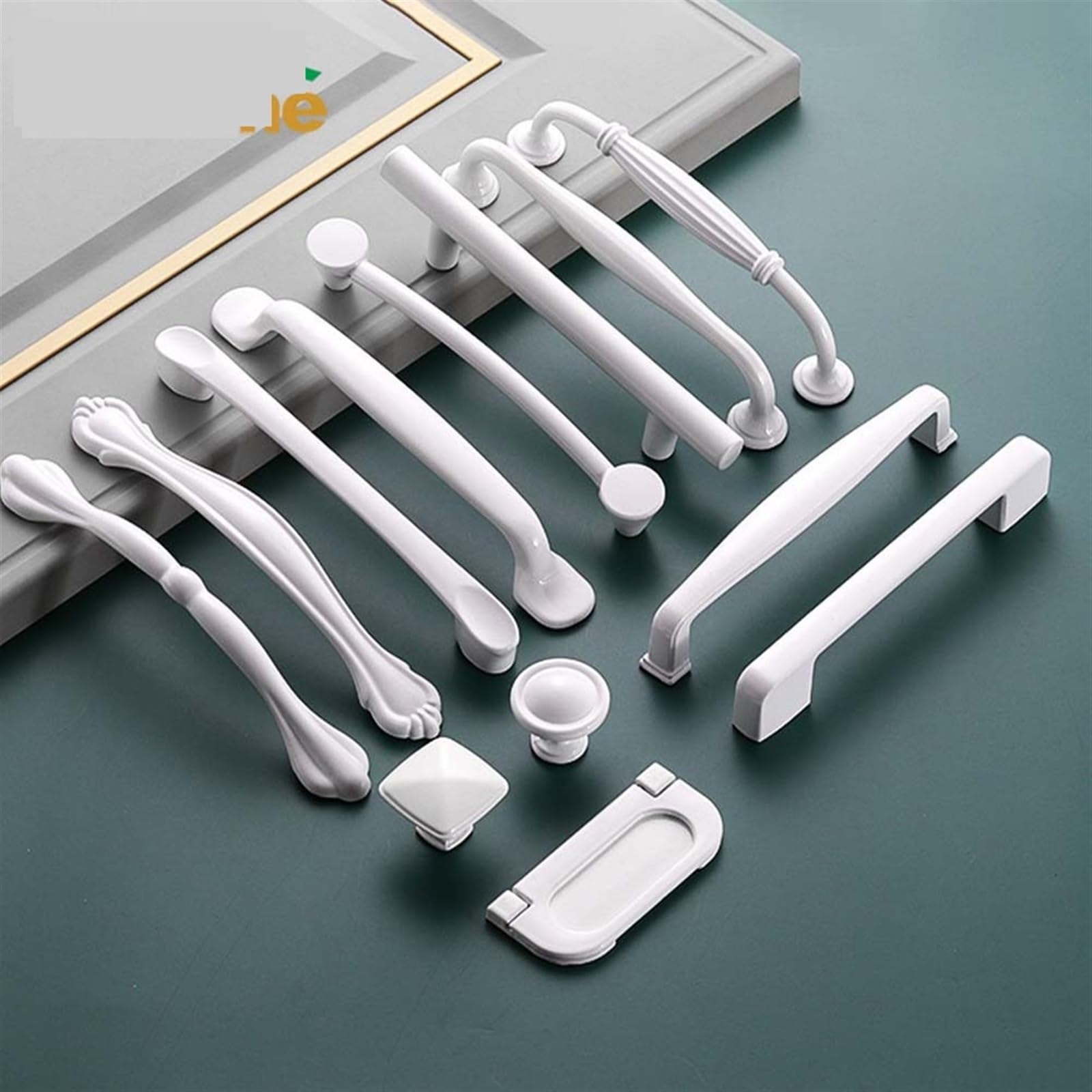 Boutons de porte de meubles NALsa en alliage d'aluminium au design contemporain épuré