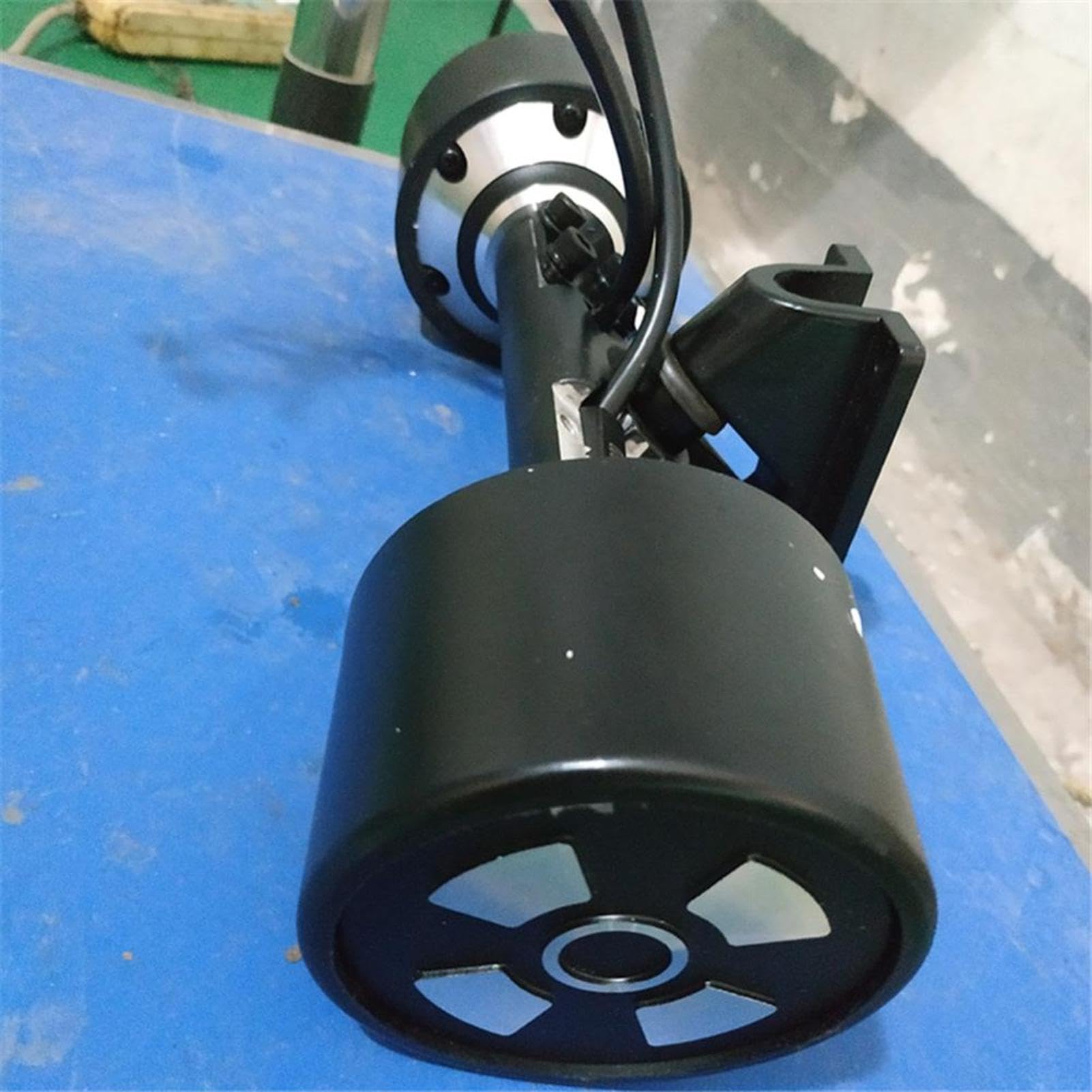 Kit de skateboard électrique - alimenté, conversion motorisée Skate Drive