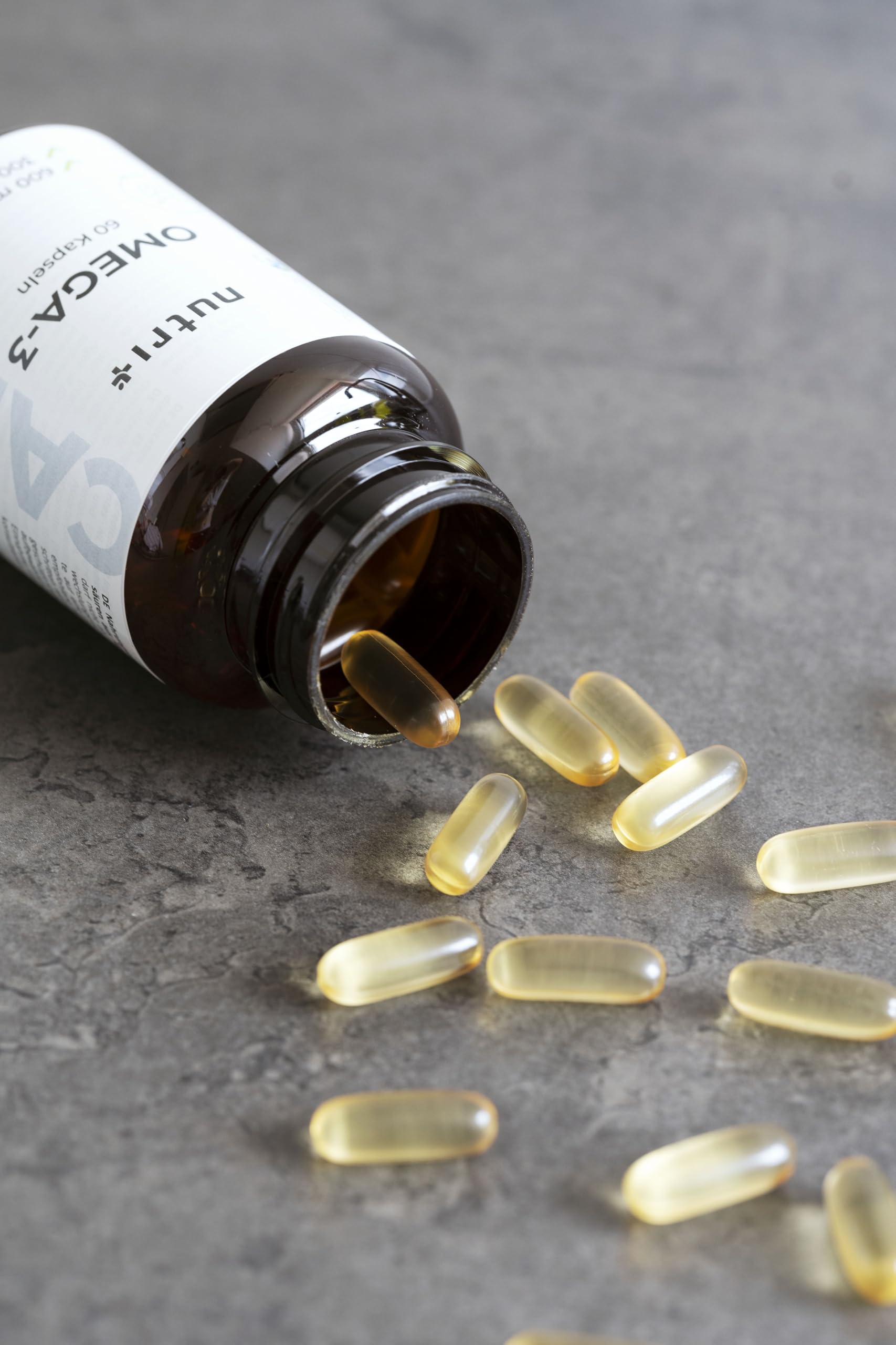 Nutri + Vegan Omega 3-120 Kapseln aus Algenöl - 2000 mg Algen Öl hochdosiert mit 600 mg DHA 300 mg EPA - hochwertig, natürlich und laborgeprüft