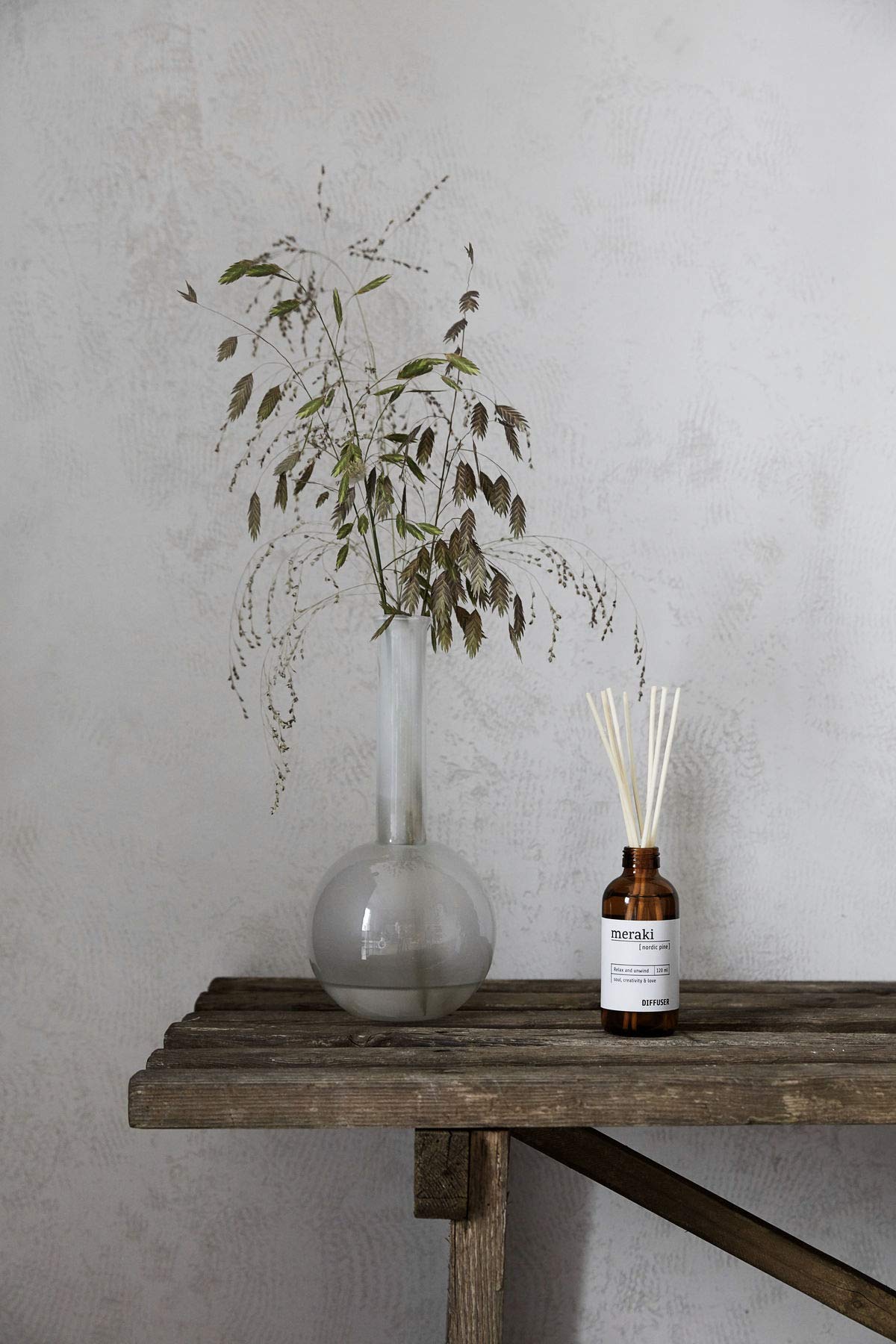 Meraki Nordic Pin Bâtonnets parfumés | Diffuseur d'ambiance 120 ml | Parfum d'ambiance avec 7 bâtonnets