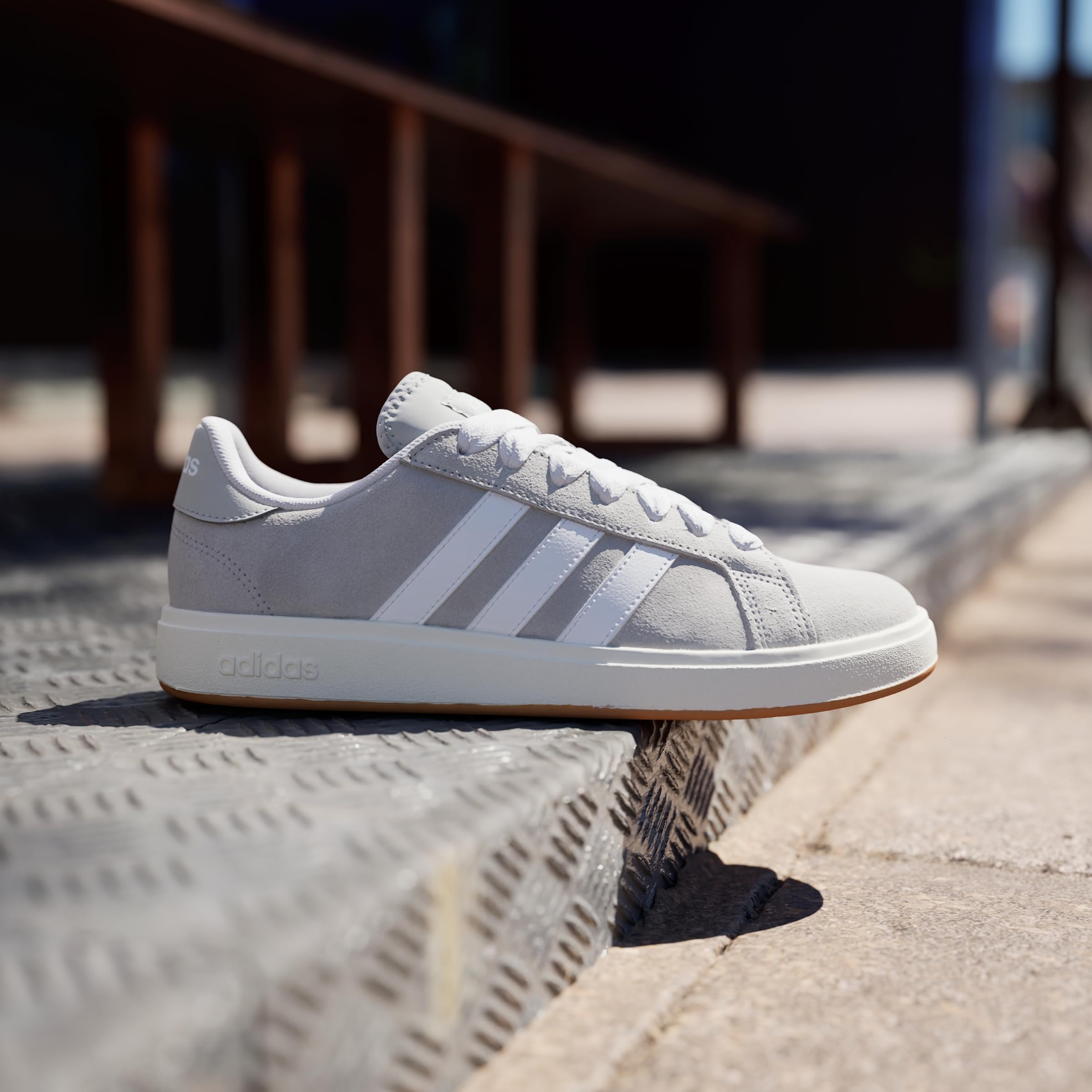 adidas Unisex Chaussure Grand Court Base 00s