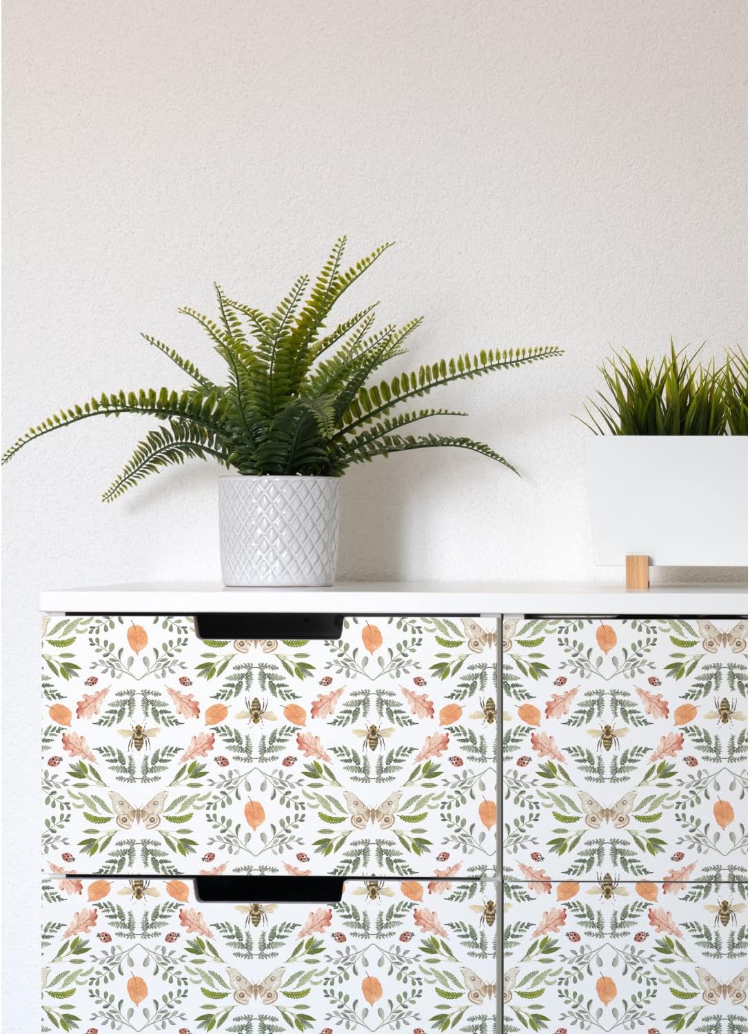 RoomMates RMK12470PLW Off-White Penny Lane Forest Cottage Bee and Butterfly