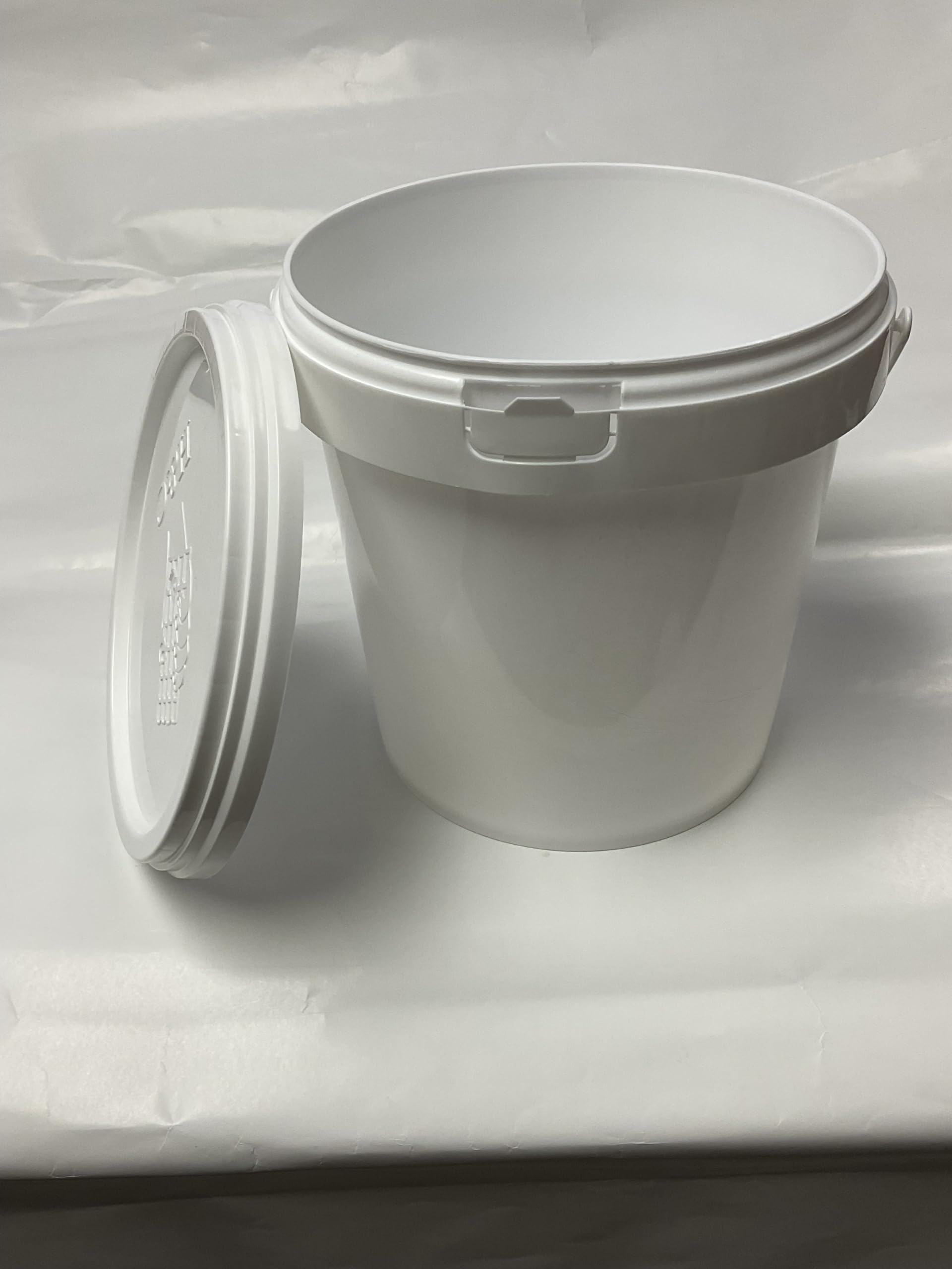 2 Liters Bucket with Handle