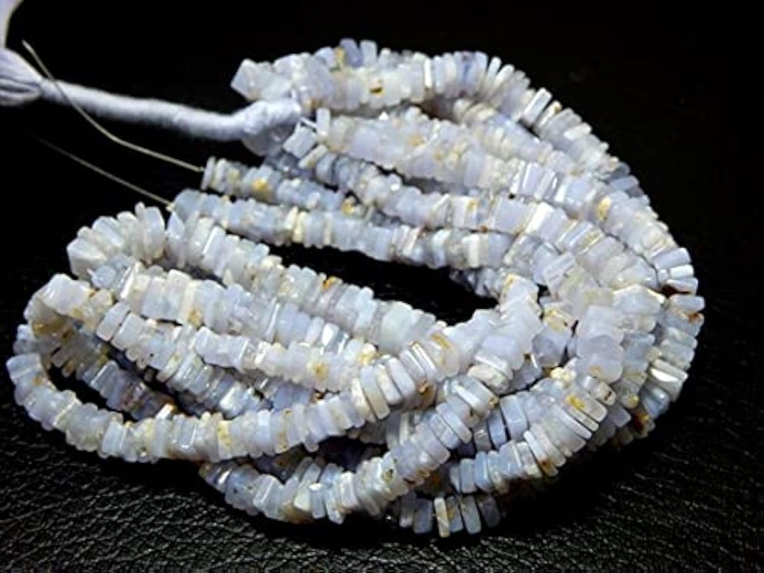 Agate dentelle bleue en perles carrées pour bijoux de créateur et ateliers de loisirs créatifs