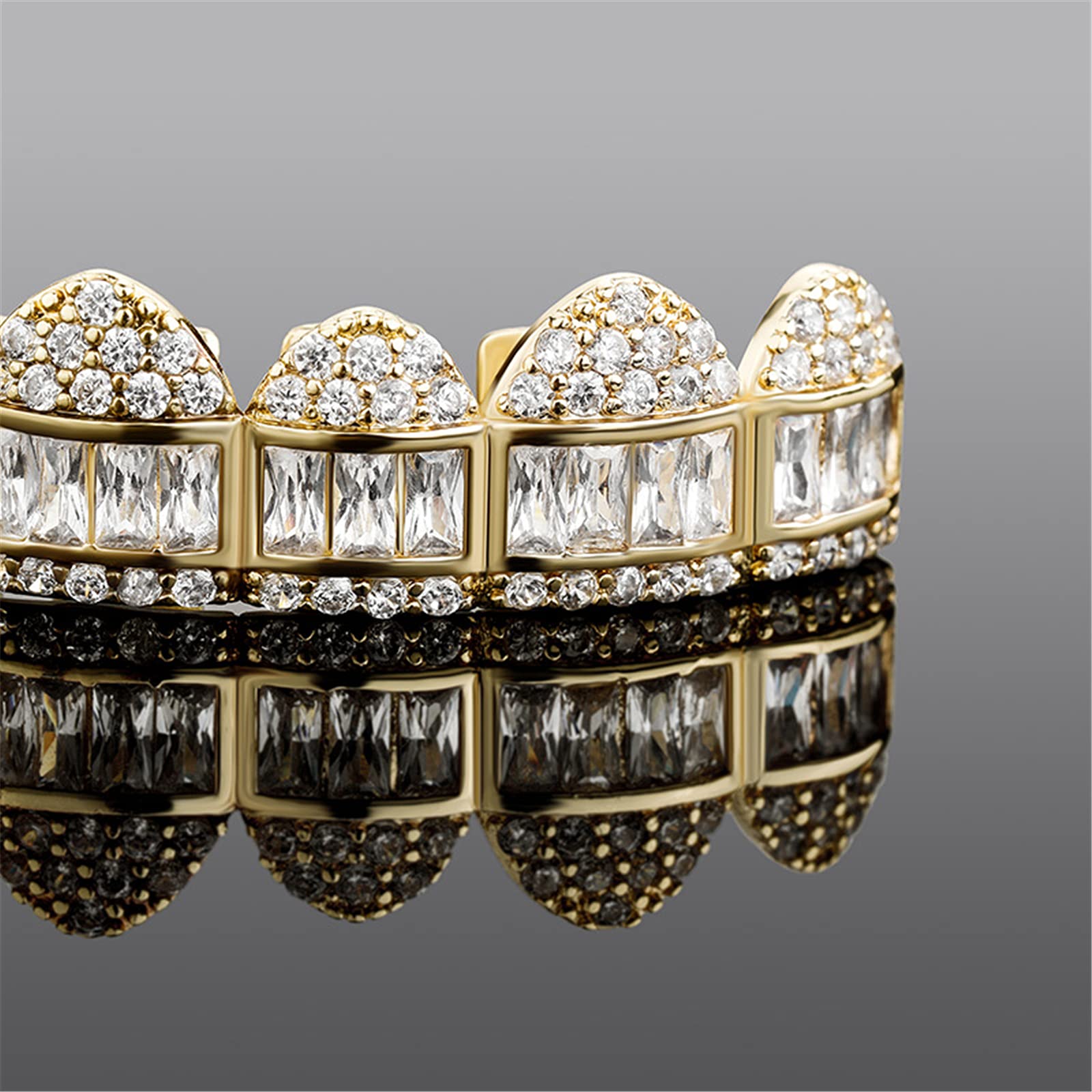 Fantex Iced Out Brillant Baguette CZ Diamant Dents Grills Porter Ensemble de Bijoux, Or 18K Plaqué Or Hip Hop Dents Bretelles pour Hommes Femmes (White)