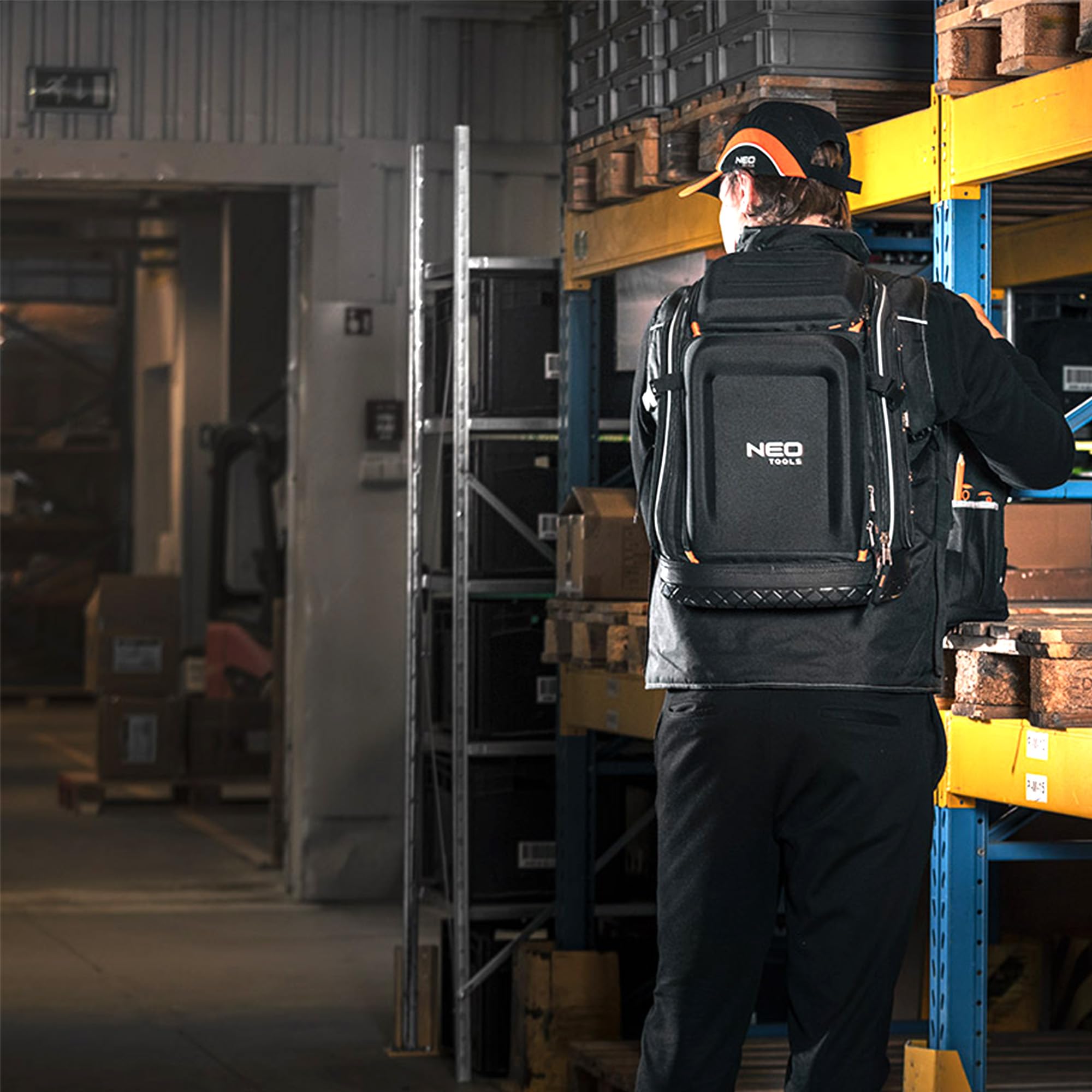 NEO TOOLS Werkzeugtasche für Elektriker, 31-teilig, Werkzeugtasche für Elektriker, 26 Taschen, Mobiles und langlebiges Elektrowerkzeugset im Rucksack, 01-313