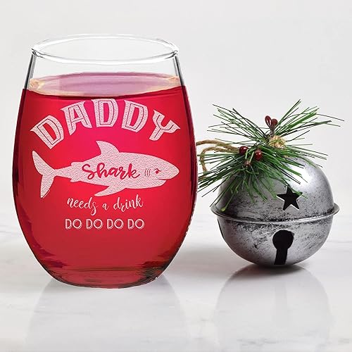 Miniatura 5 de Veracco Vaso de vino sin tallo con texto en inglés "Daddy and Mommy Shark Needs a Drink", divertido regalo de tiburón para cumpleaños de tío, día