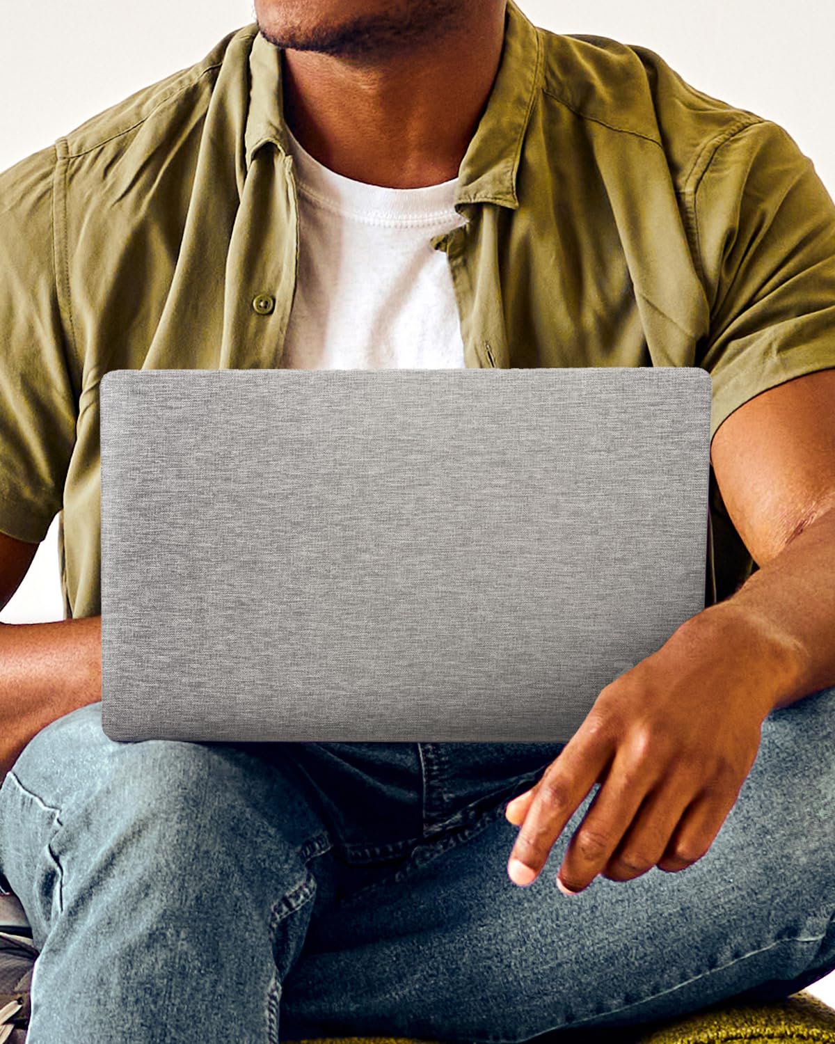 ZAGG Funda protectora para MacBook Pro de 14 pulgadas M4/M3/M2/M1 - Acabado de tela, cubierta rígida de dos piezas, ligera, protección duradera, resistente a los arañazos, agarres de goma