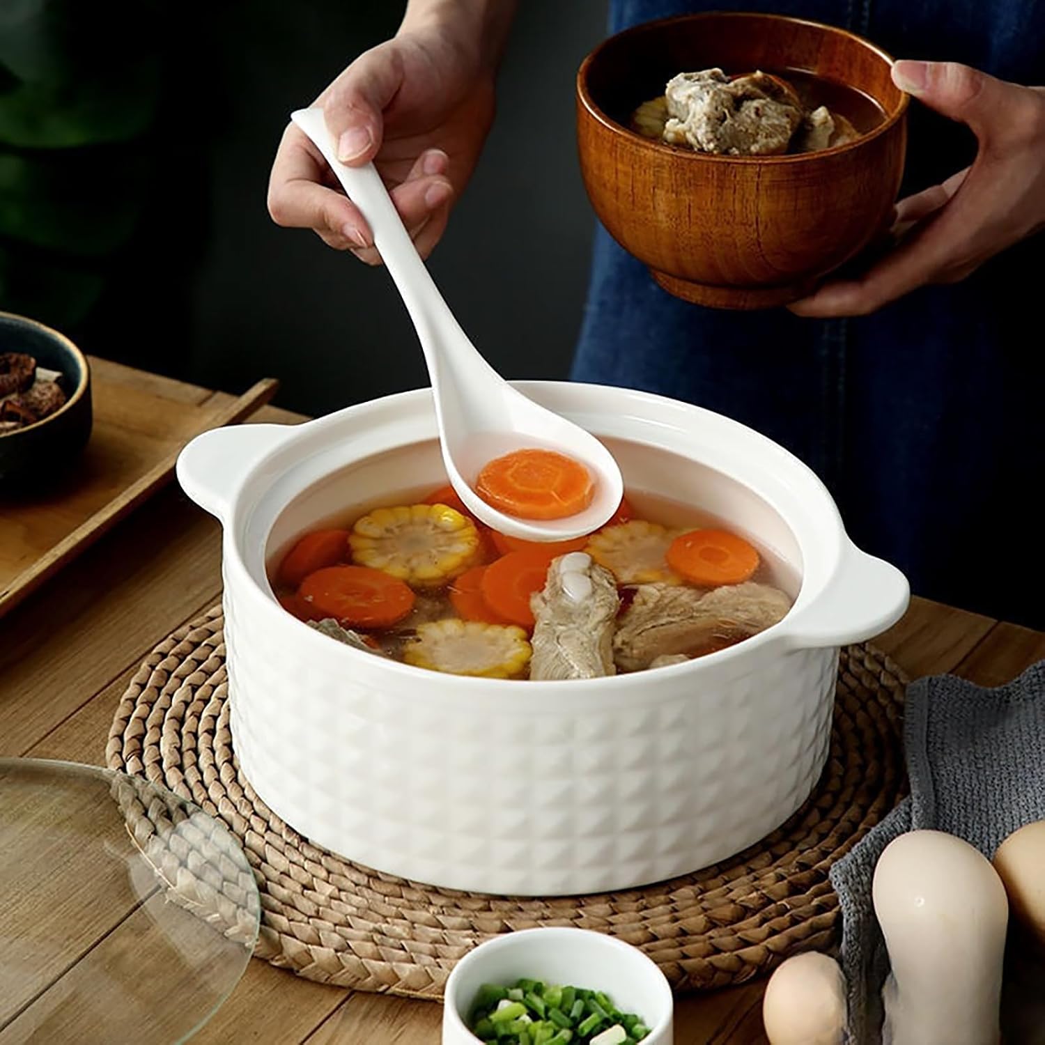 Ceramic Soup Tureen, Ceramic Soup Pot, Large Capacity Serving Bowl with Lid and Handles for Salad Pasta Noodles Stew, Microwave and Dishwasher Safe, Porcelain,Gold