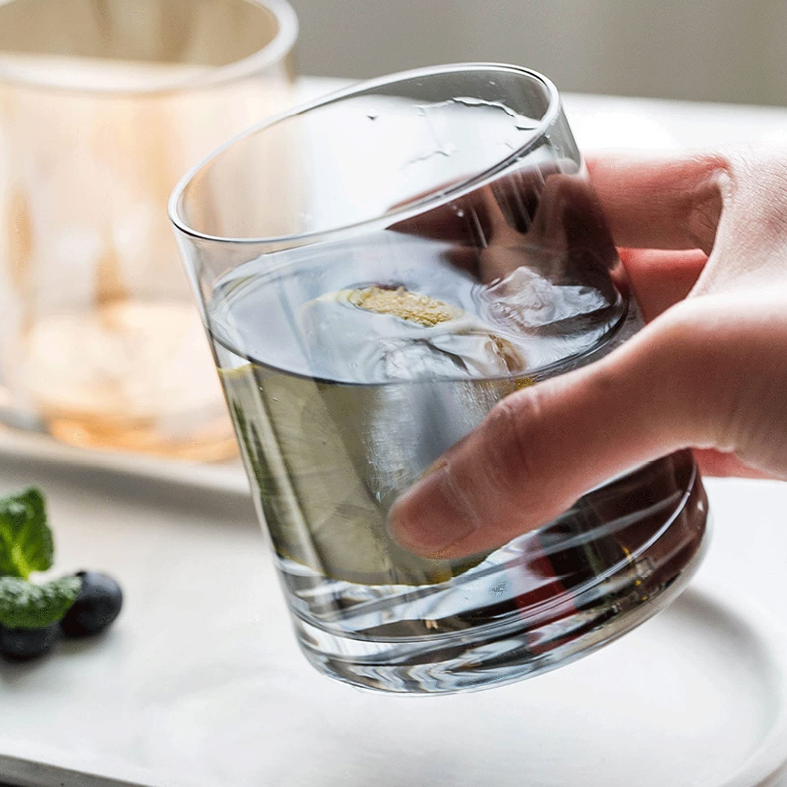 Szklanki 4-częściowy zestaw szkła bezołowiowego szkła 7.7oz bezołowiowy zestaw szkła odpowiedni dla kubków na napoje whisky i zestawy do napojów gospodarstwa domowego Szklanki do wody Szklanka barowa