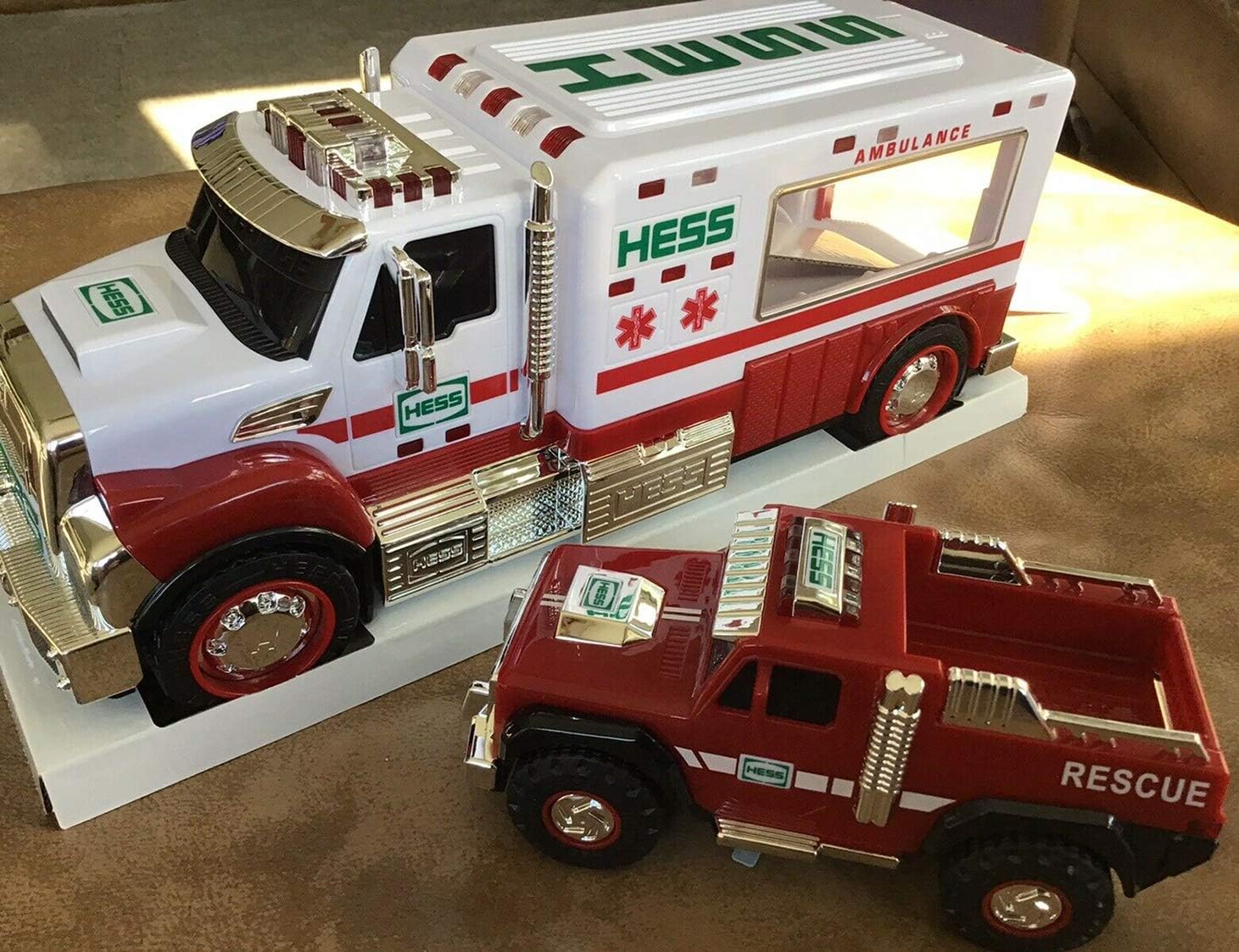 Hess Toy Truck 2020 Ambulance and Rescue
