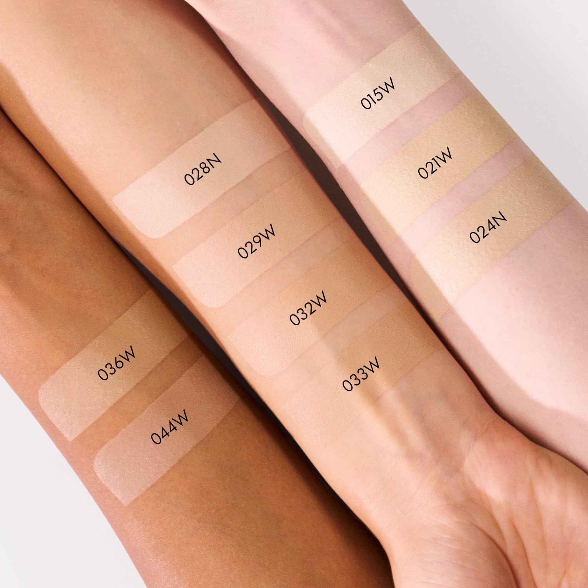 Catrice Podkład w poduszeczce Invisible Cover, długotrwały, matujący, wygładzanie, naturalny, matowy (10g)