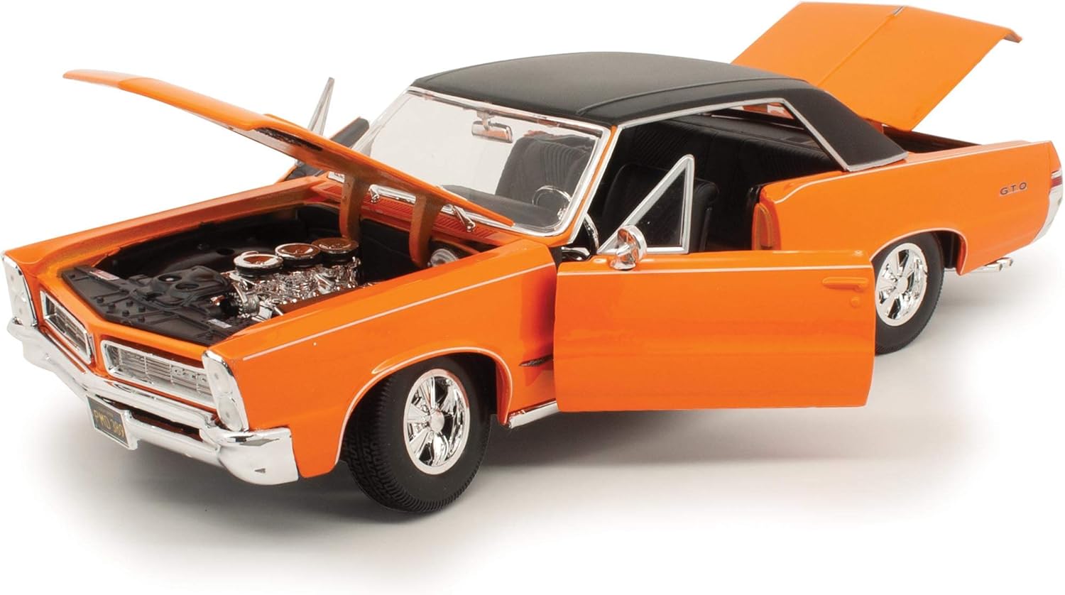 Maisto 1:18 Scale 1965 Pontiac GTO (Hurst Edition) Diecast Vehicle (Colors May Vary)