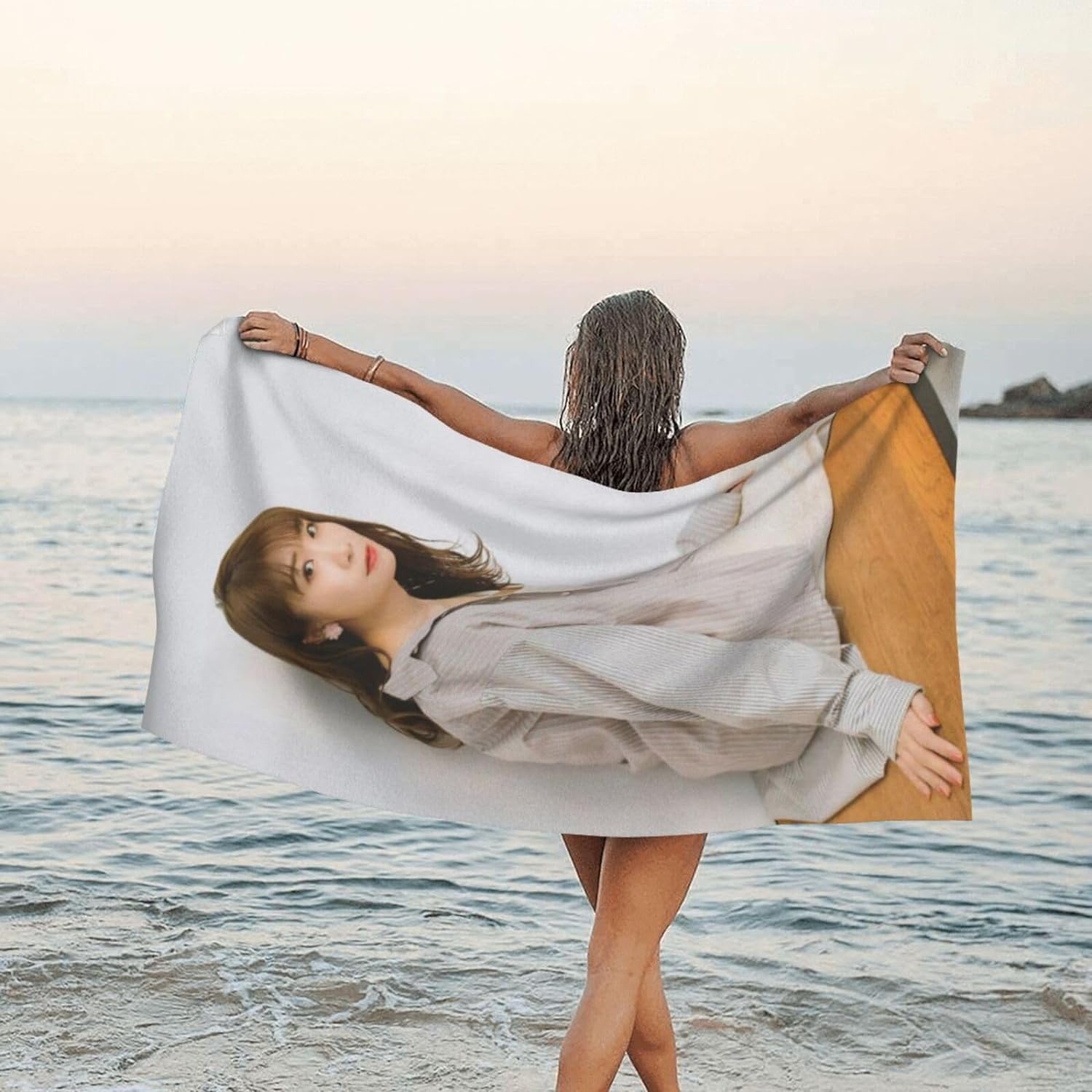 Amazon｜人気バスタオル秋元真夏ビーチタオル大判マイクロファイバー