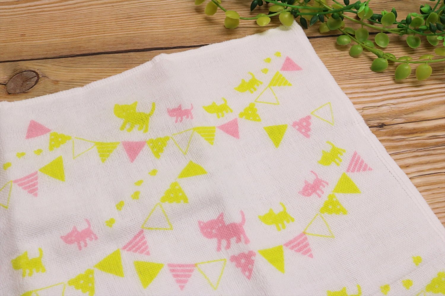 Amazon.co.jp: GV ガーゼハンカチ 8重ガーゼ2種セット フルーツ