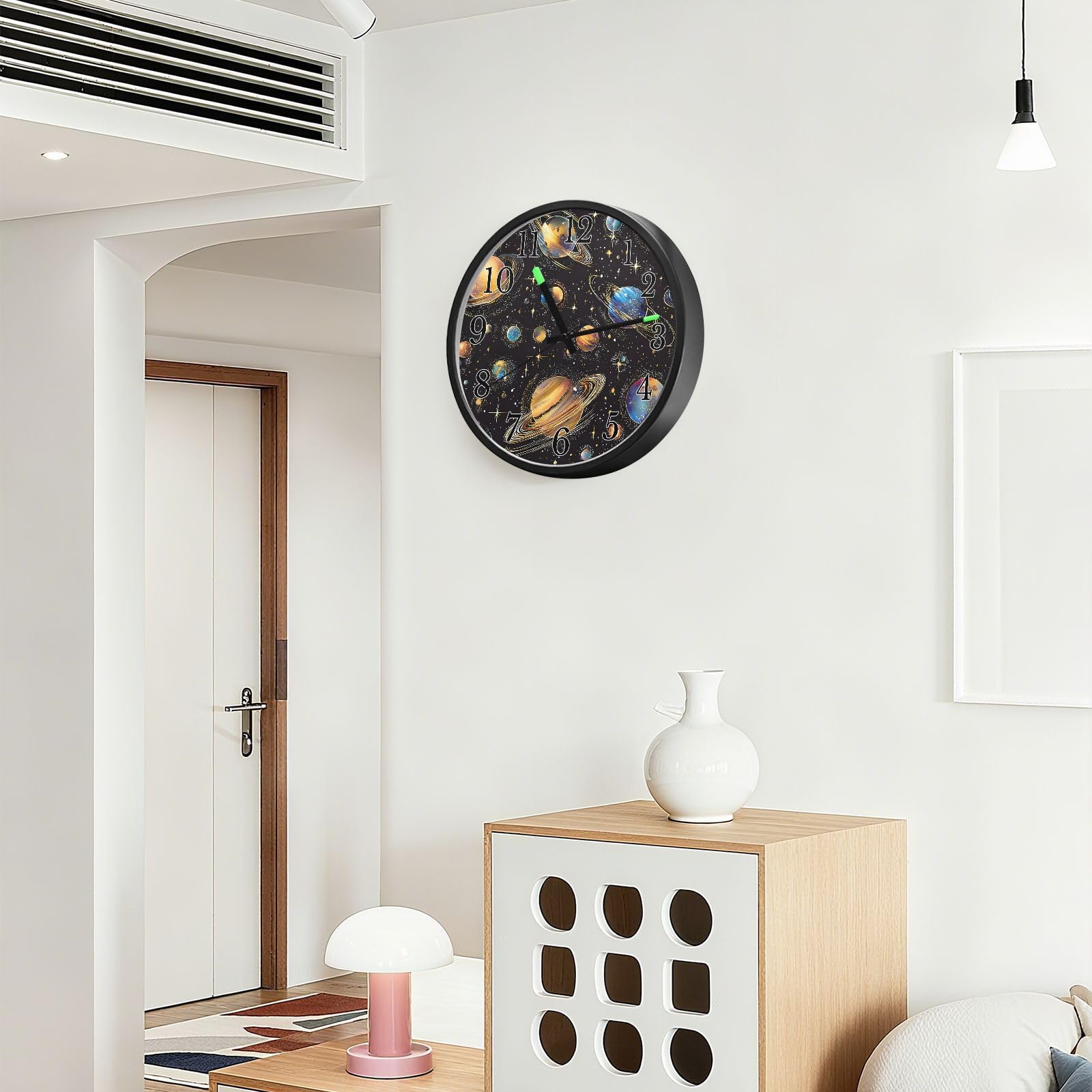 Mnsruu Reloj de pared luminoso, planetas coloridos, reloj de pared que brilla en la oscuridad, funciona con pilas, 12 pulgadas, silencioso, sin tictac, luz nocturna para dormitorio