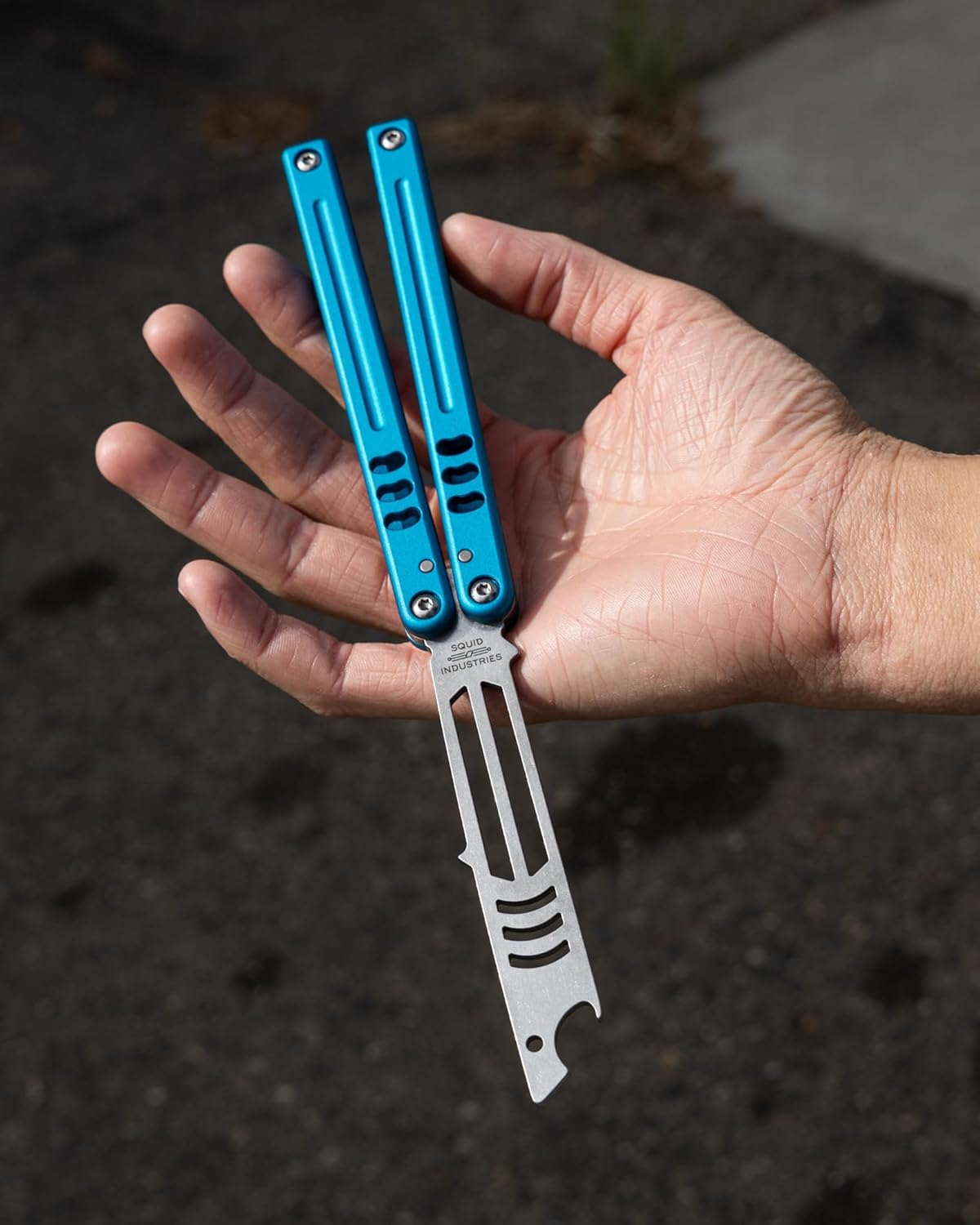Squid Industries Mako Bottle Opener V5, 6061 Integral Channel Aluminium Handle, Lightweight and Excellent Balance, Improved Tolerances, No Sharp Edge, Perfect For Practice or Bottle Opening (Teal)
